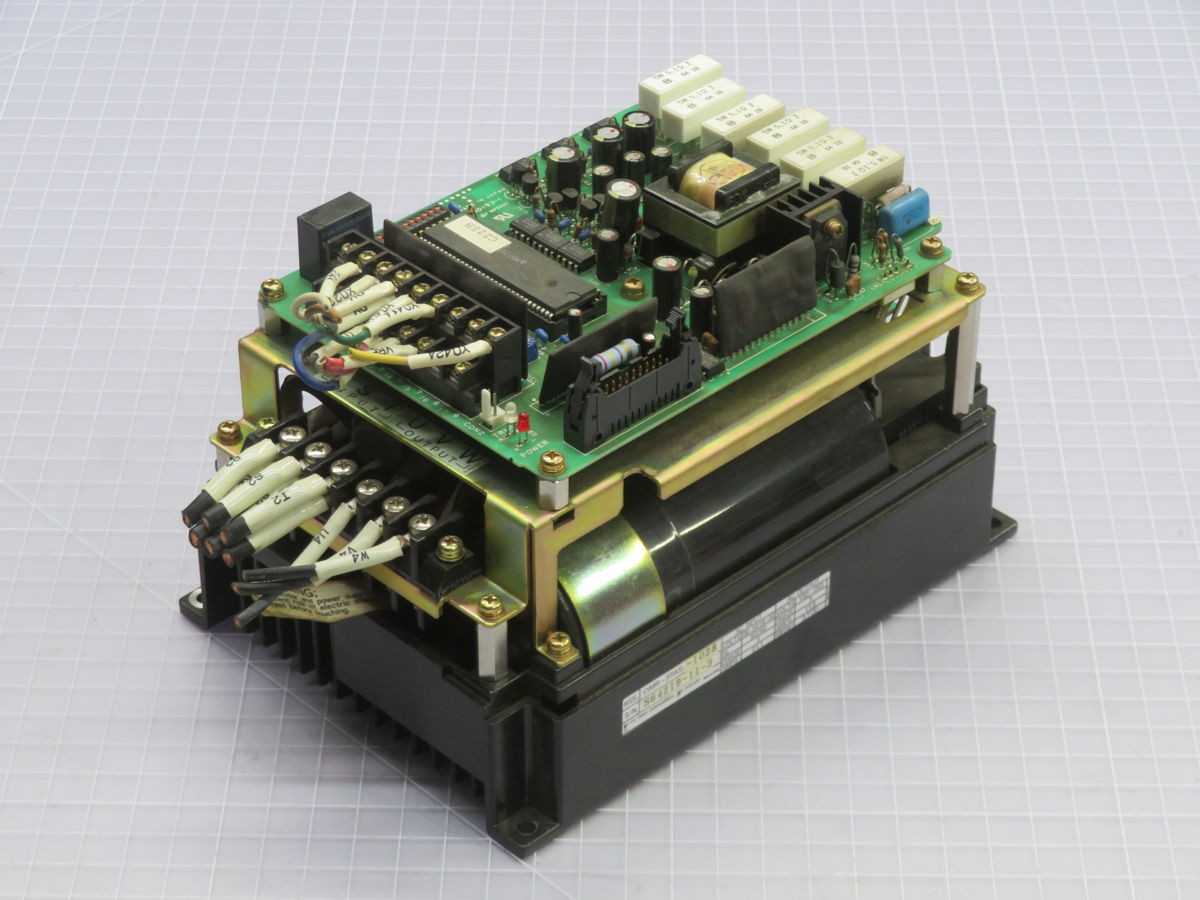 YASKAWA CIMR-37AS3-1028 INVERTER, 3-PHASE, 3.7 KW POWER, 180-253V OUTPUT, 0.1-400 HZ FREQ - AC VFD DRIVES