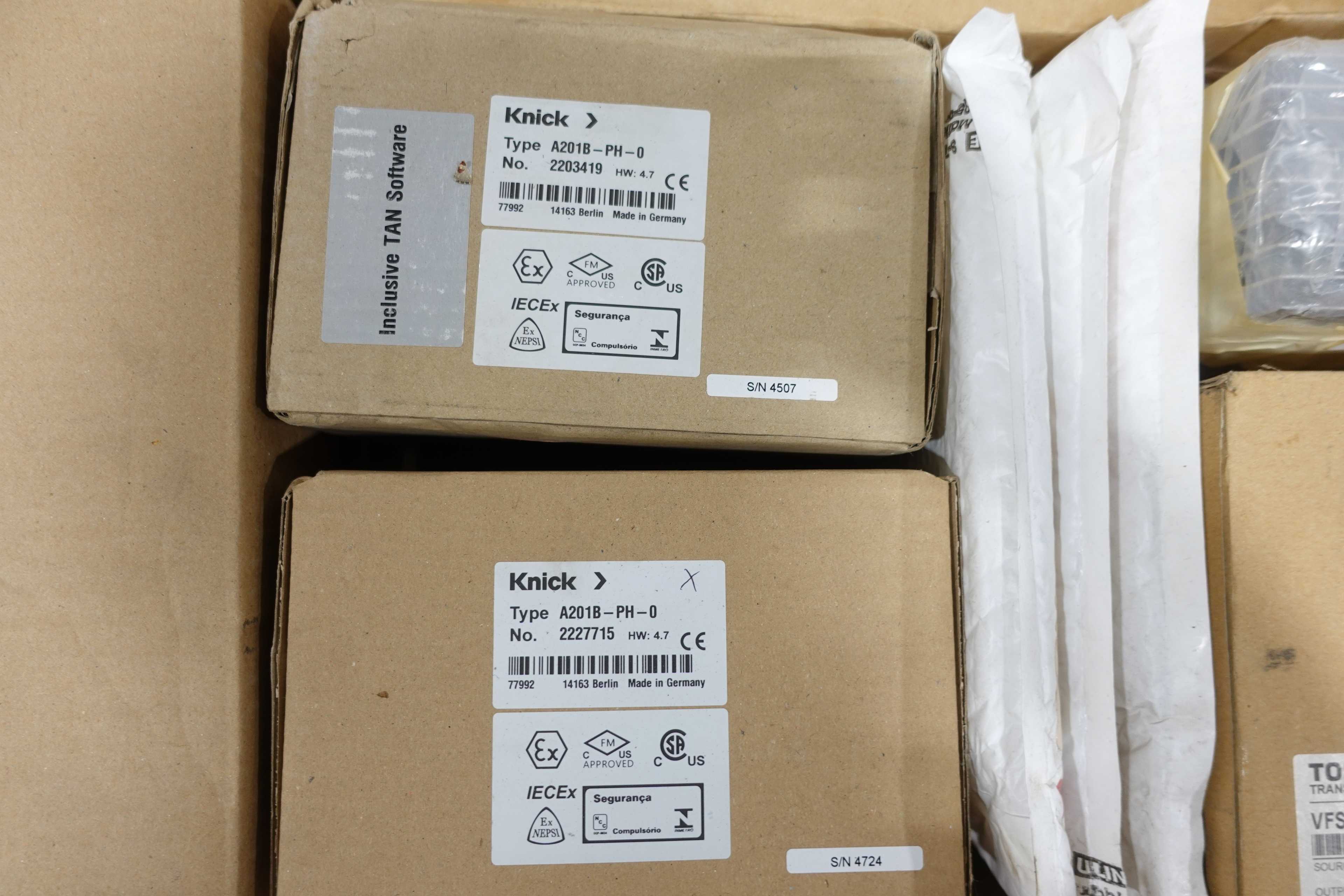 2 PALLETS OF ASSORTED AUTOMATION AND ELECTRICAL CONTROLS - AUTOMATION & CONTROLS