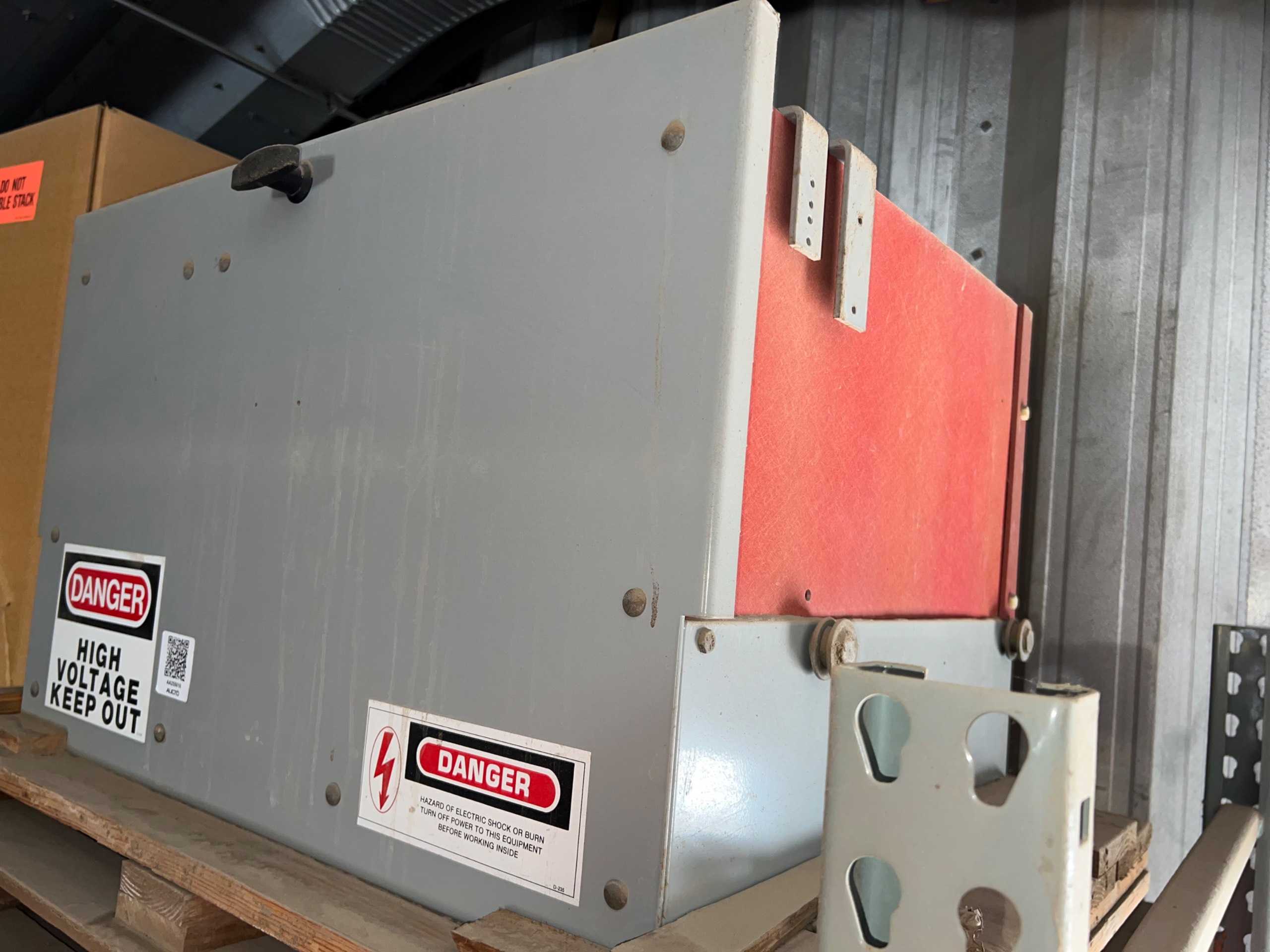 ELECTRICAL SWITCHGEAR PANEL - POWER DISTRIBUTION SWITCHGEAR