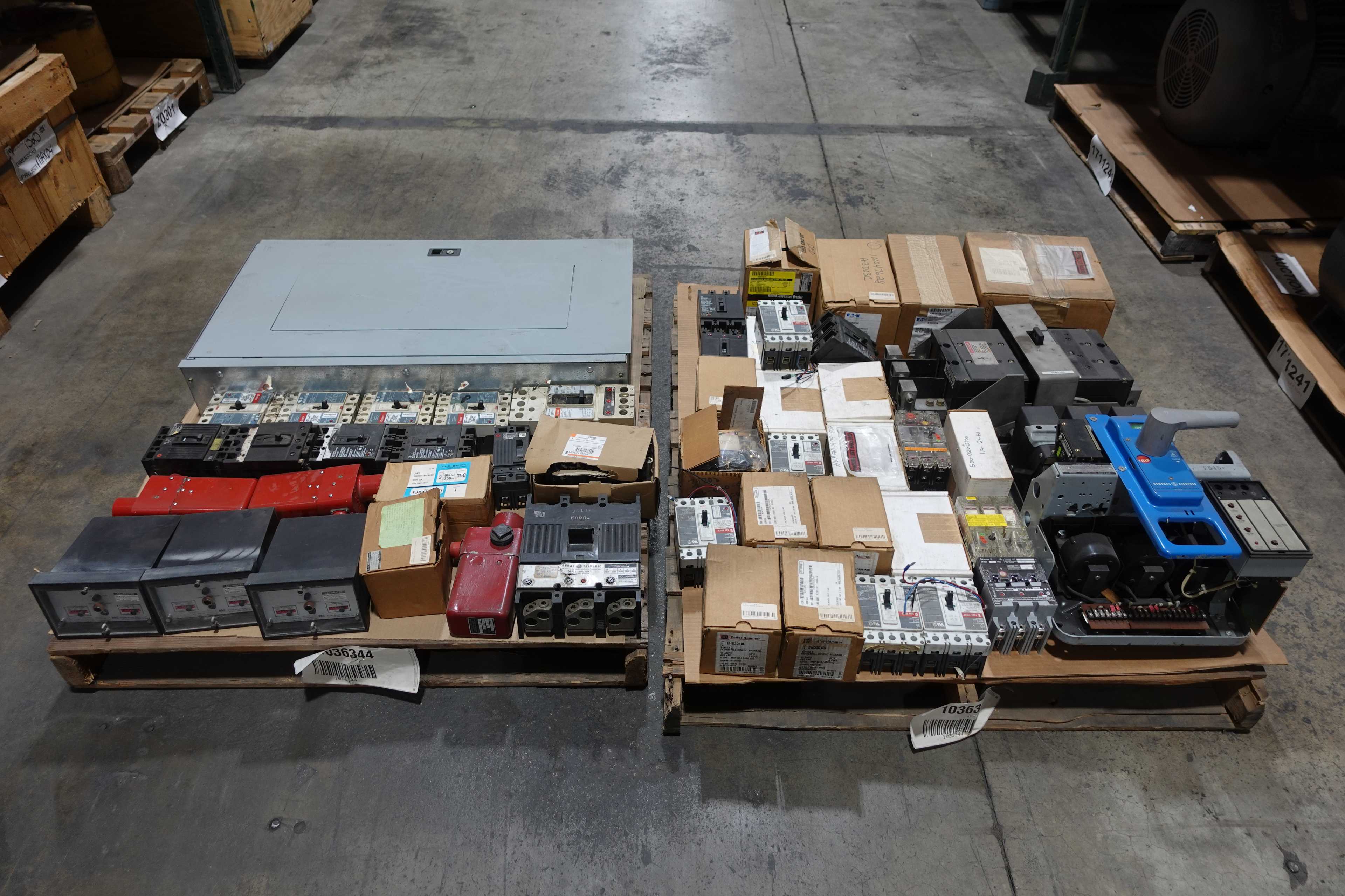 SKU 1036344 - 2 PALLETS OF ASSORTED CIRCUIT BREAKERS - CIRCUIT BREAKERS