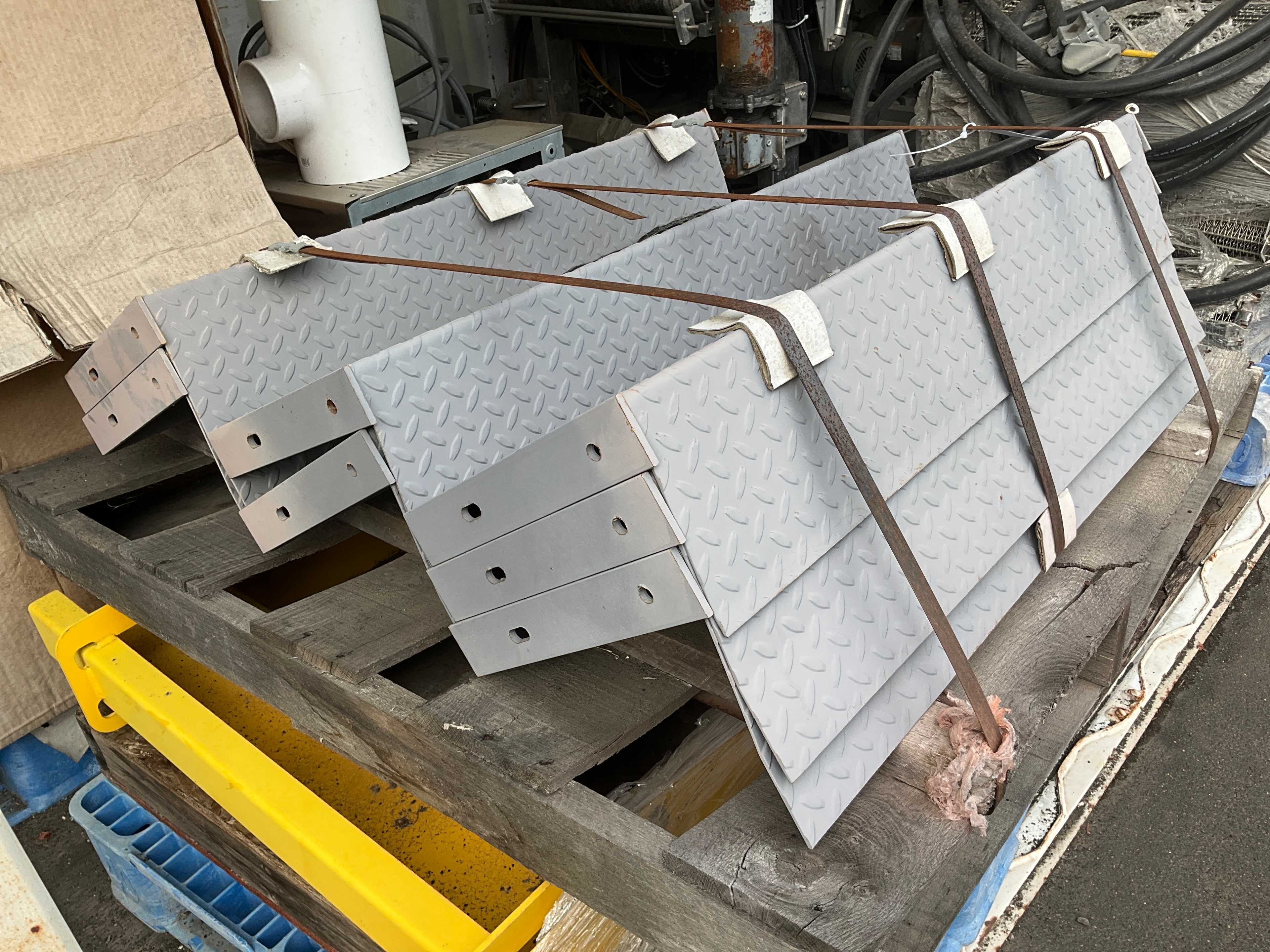 DIAMOND PLATE STAIR TREADS - 