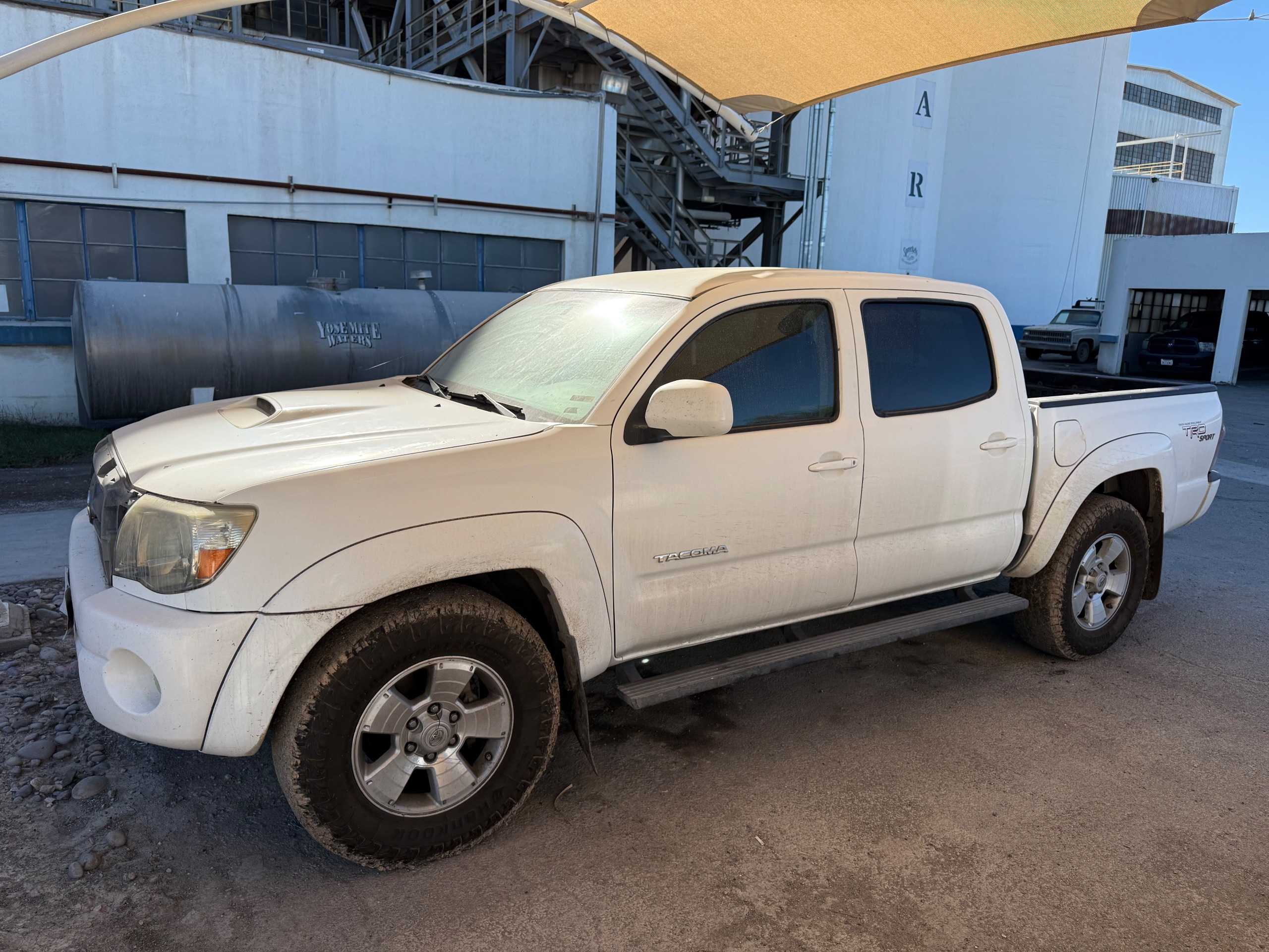 2010 TOYOTA  TACOMA V6 SRS PICKUP TRUCK - PICKUP TRUCKS
