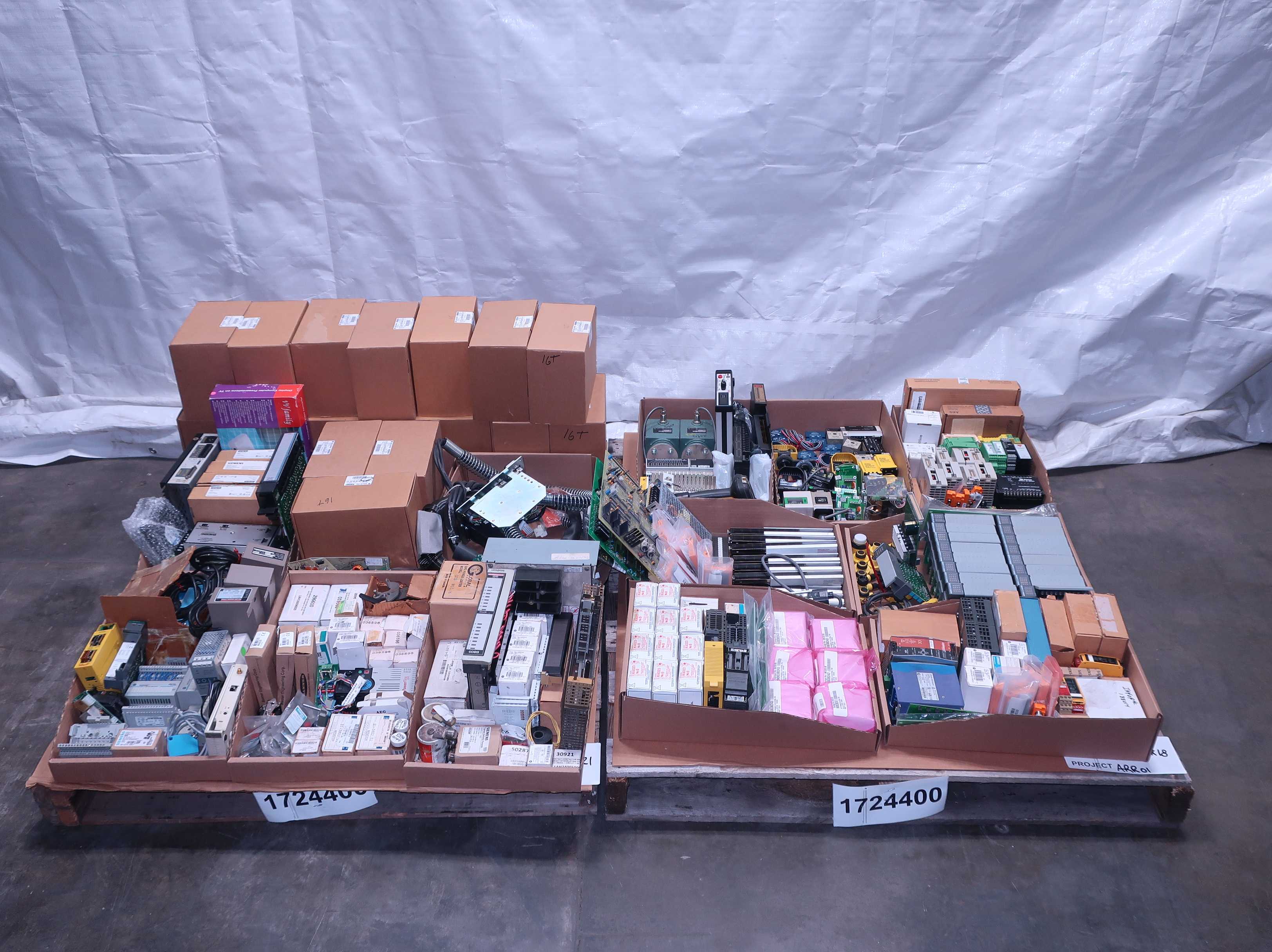 SKU 1724400 - 2 PALLETS OF ASSORTED AUTOMATION AND CONTROLS - AUTOMATION & CONTROLS