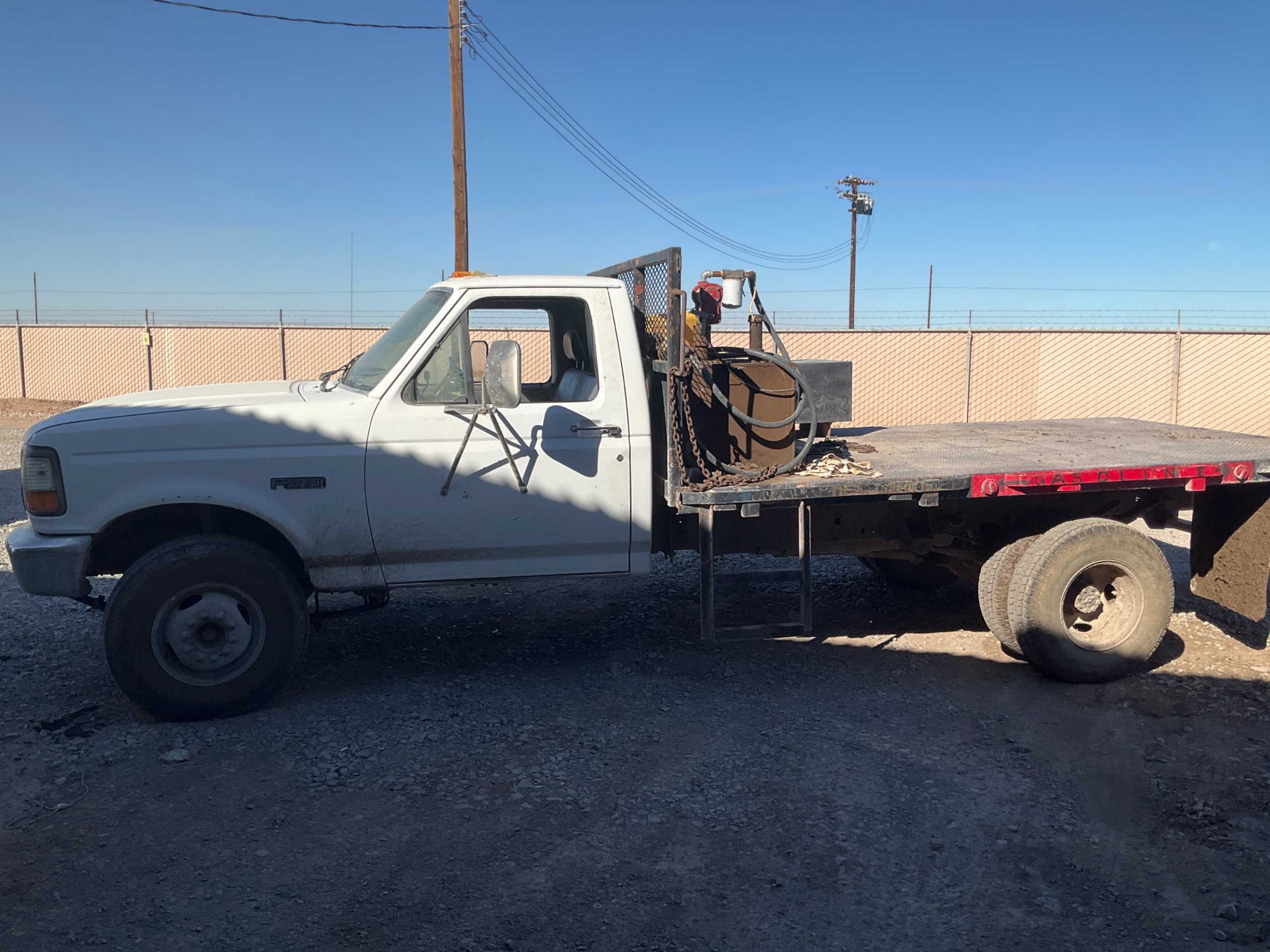 1995 FORD FORD F-SUPER DUTY FLATBED TRUCK - FLATBED TRUCKS