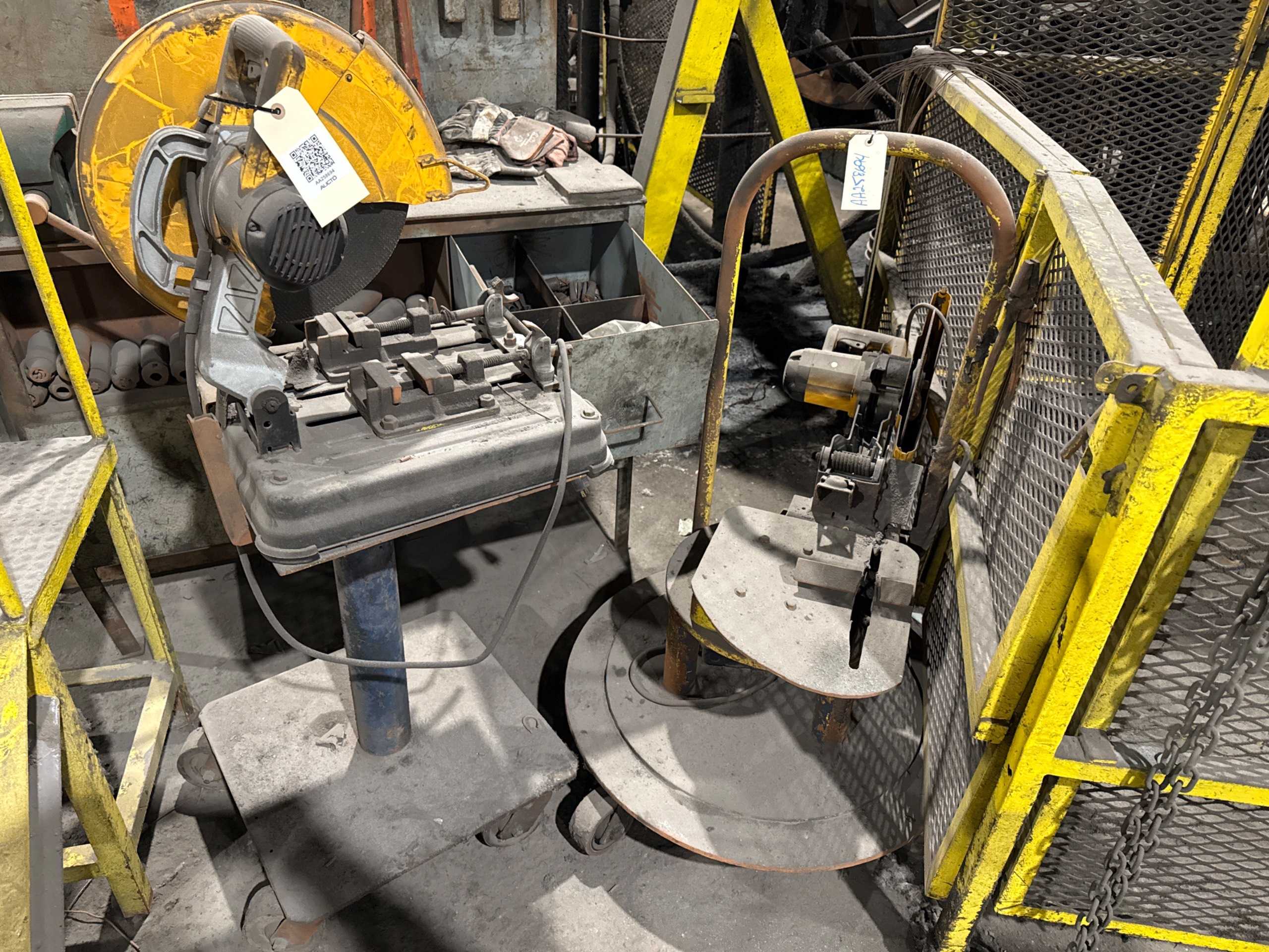 Bulk QTY of Dewalt Saws - CIRCULAR SAWS