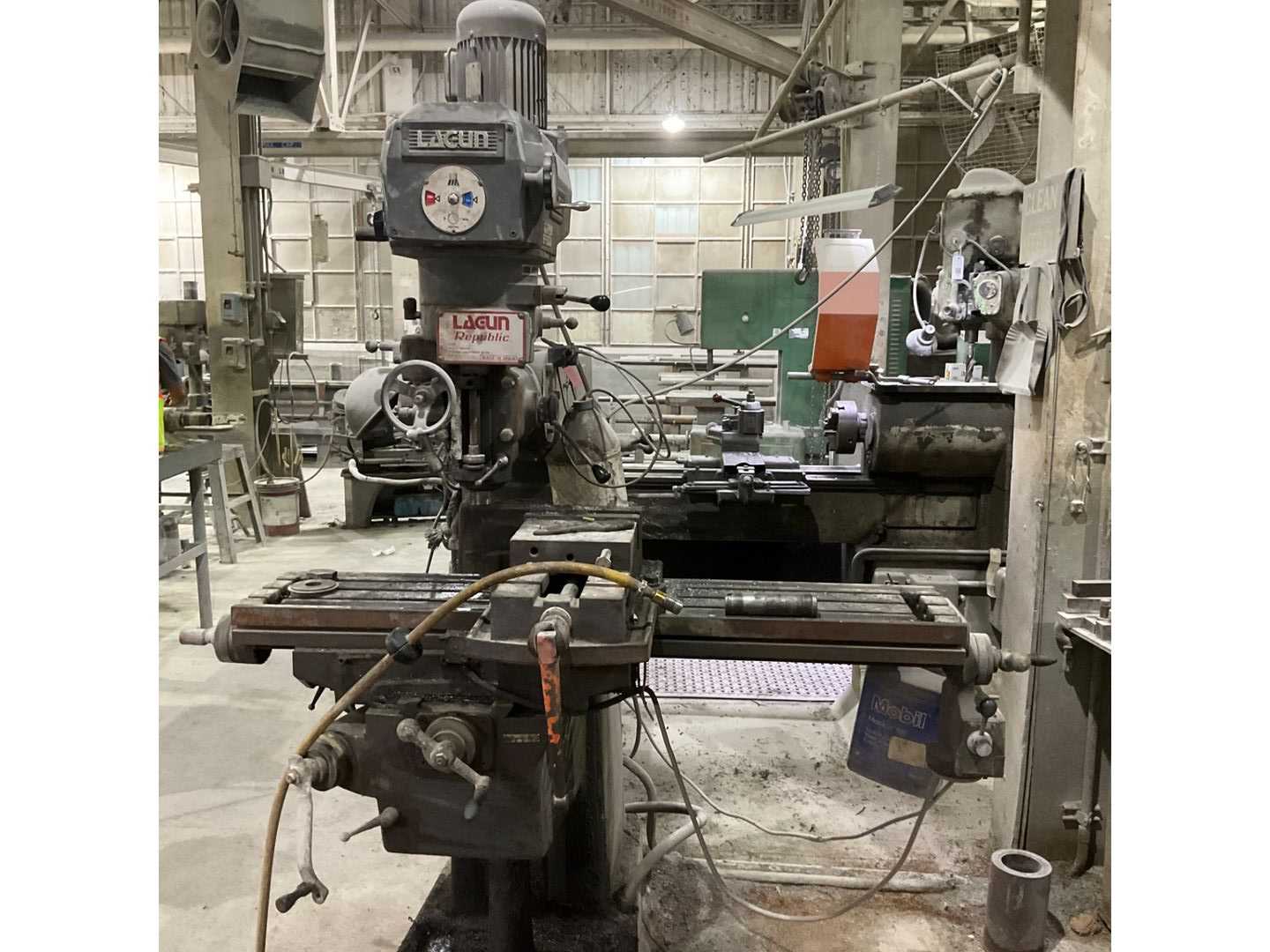 LAGUN FTV-2S VERTICAL MILLING MACHINE - VERTICAL MILLING MACHINES