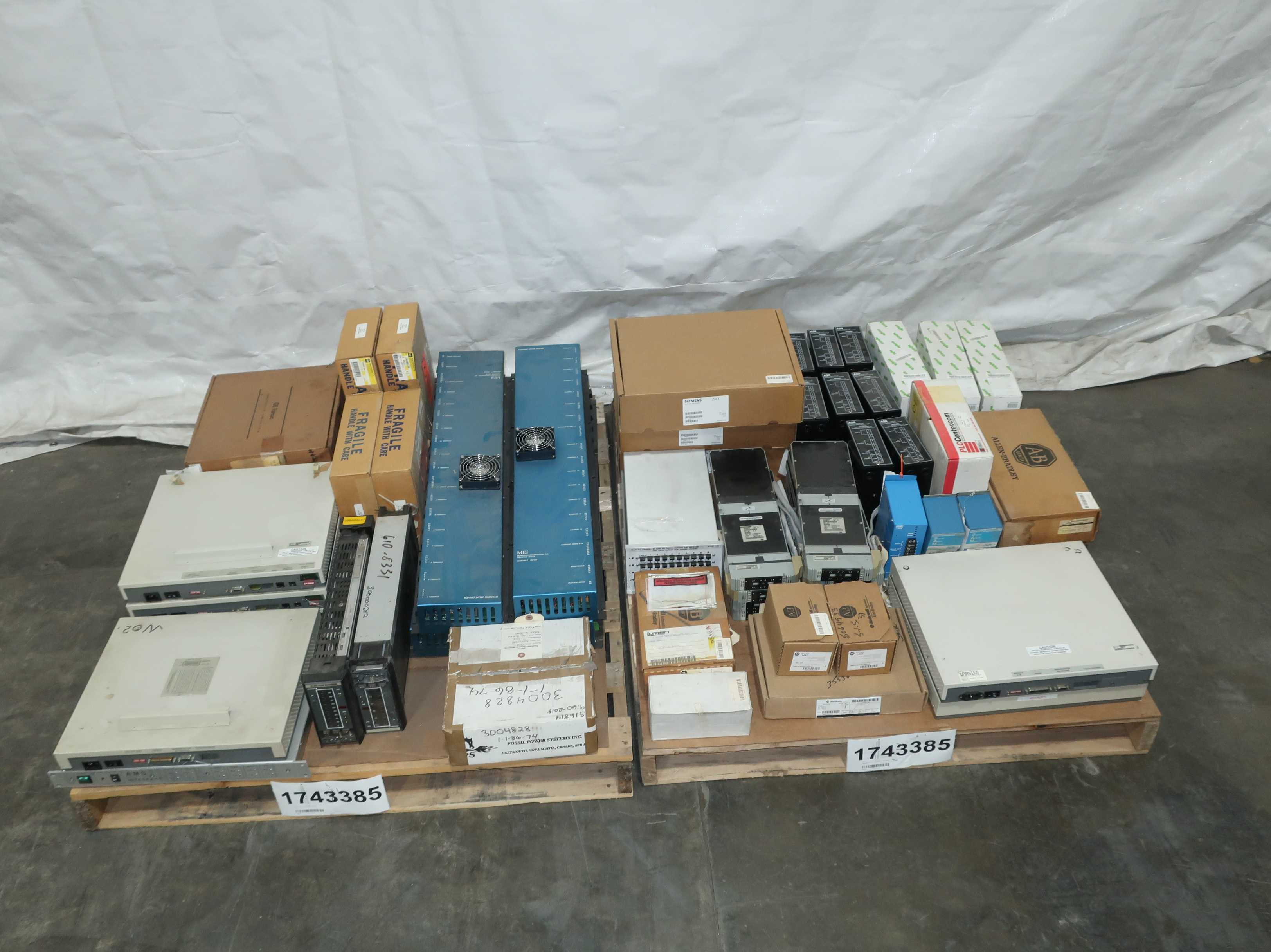 SKU 1743385 - 2 PALLETS OF ASSORTED MODULES - PLC MODULES