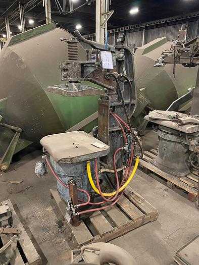 SPO 114-JU JOLT SQUEEZE MOLDING MACHINE, 14-IN SQUEEZE CYLINDER - FOUNDRY MOLDING MACHINES