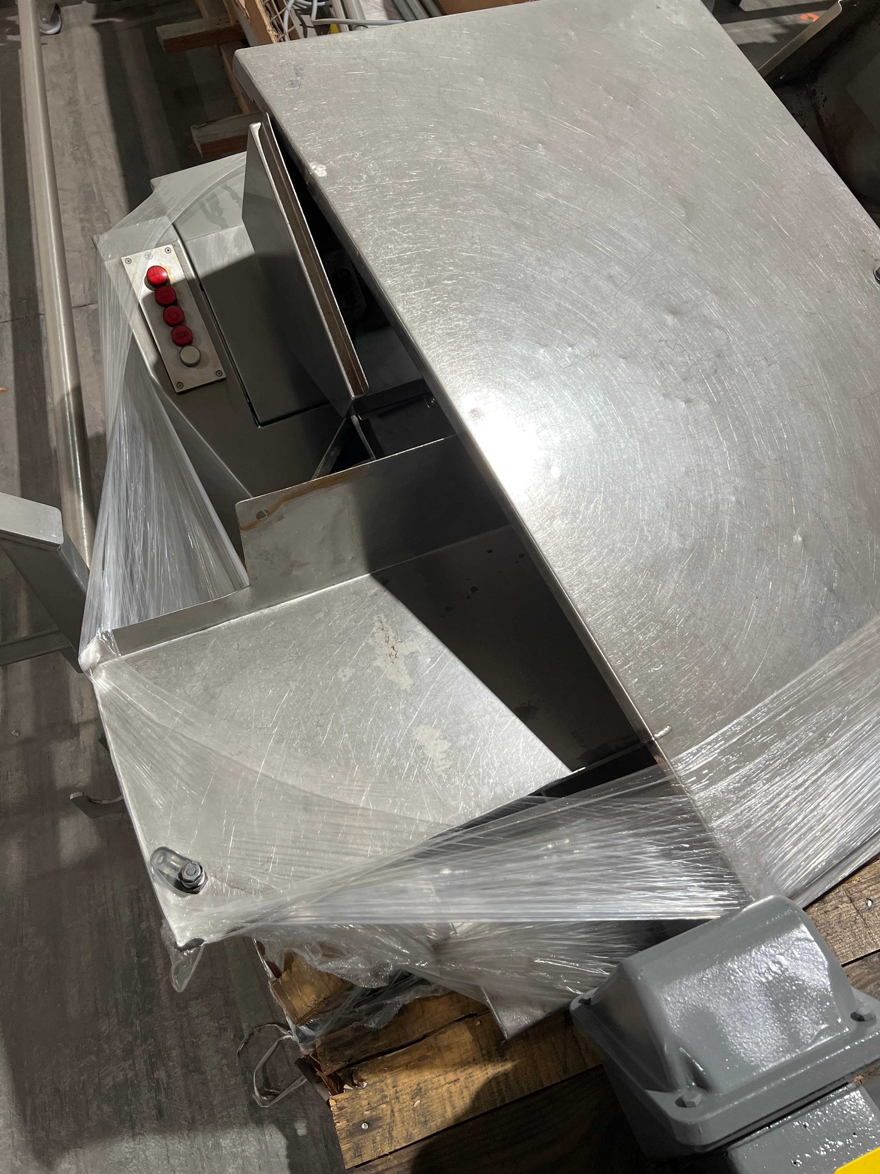 STAINLESS MACHINE COVERS - INDUSTRIAL PARTS