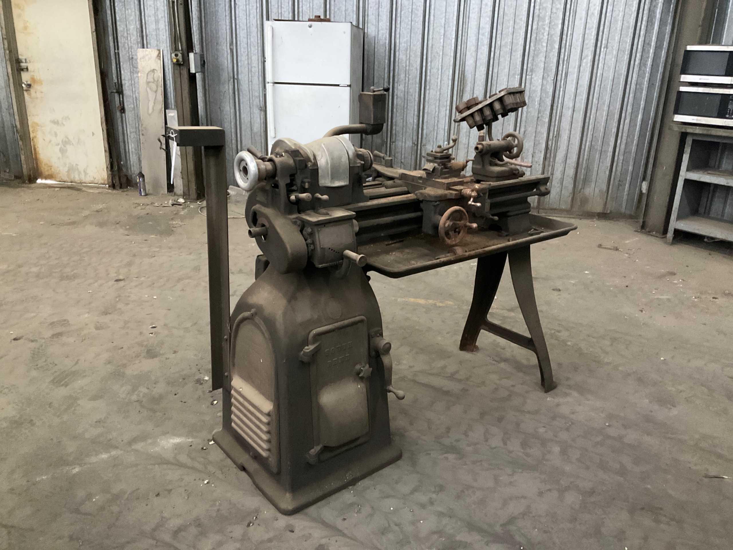 SOUTH BEND MANUAL LATHE SOUTH BEND MANUAL LATHE