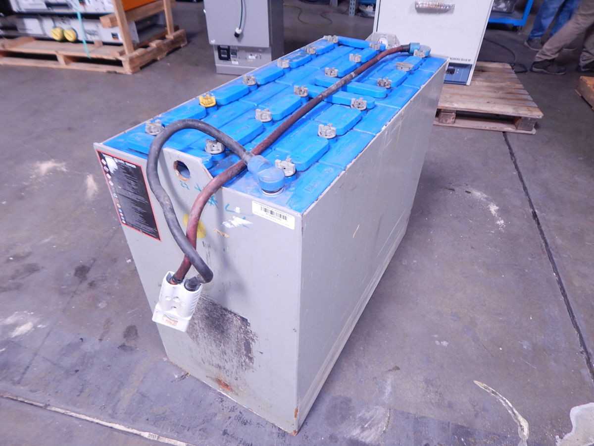 ENER SYS E125-15 18 BATTERY, 36V VOLTAGE, 875AH CAPACITY, 38X18X29 IN - ELECTRICAL EQUIPMENT