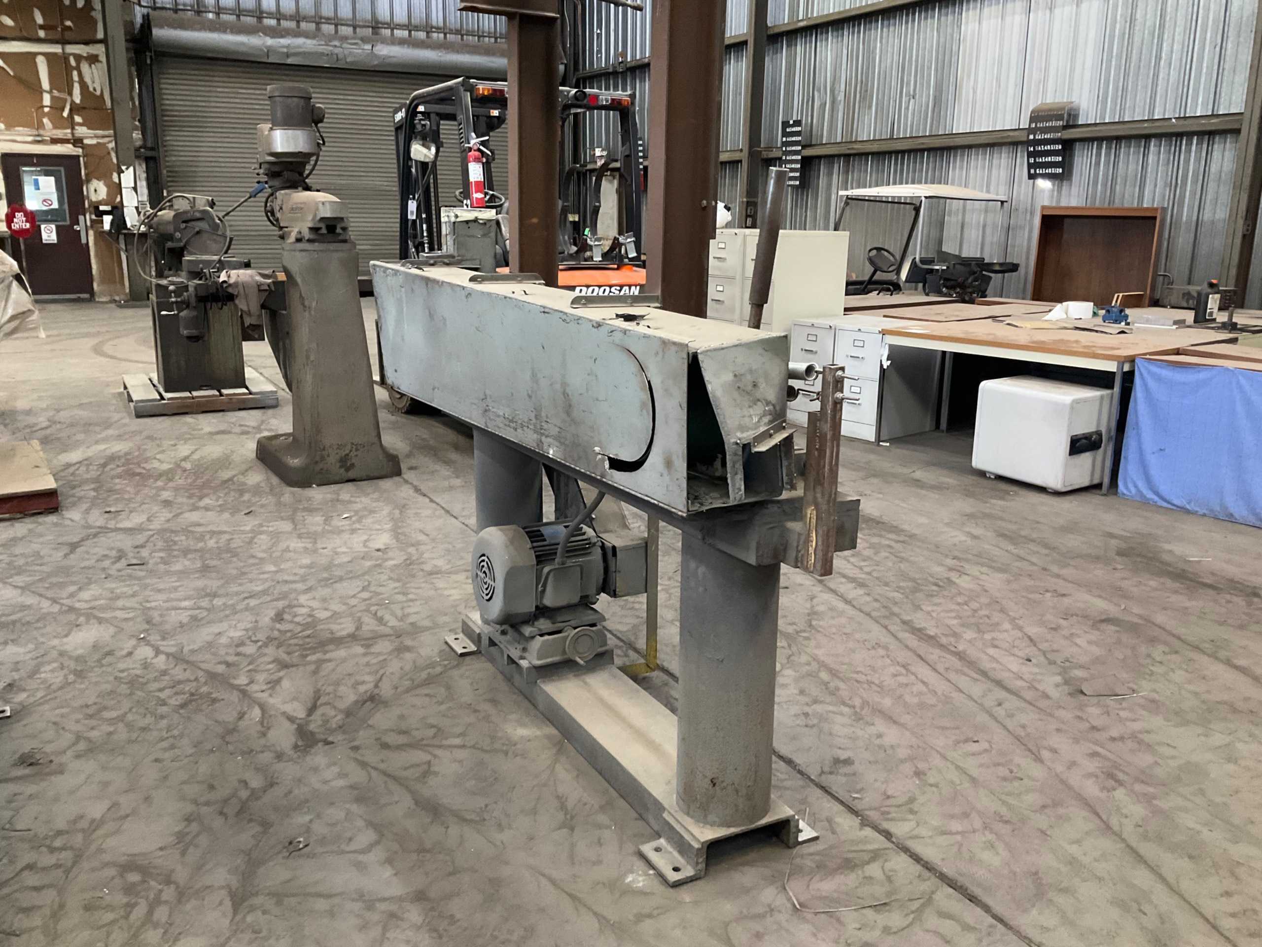 SAND BLASTING MACHINE - BLASTING & PEENING MACHINES