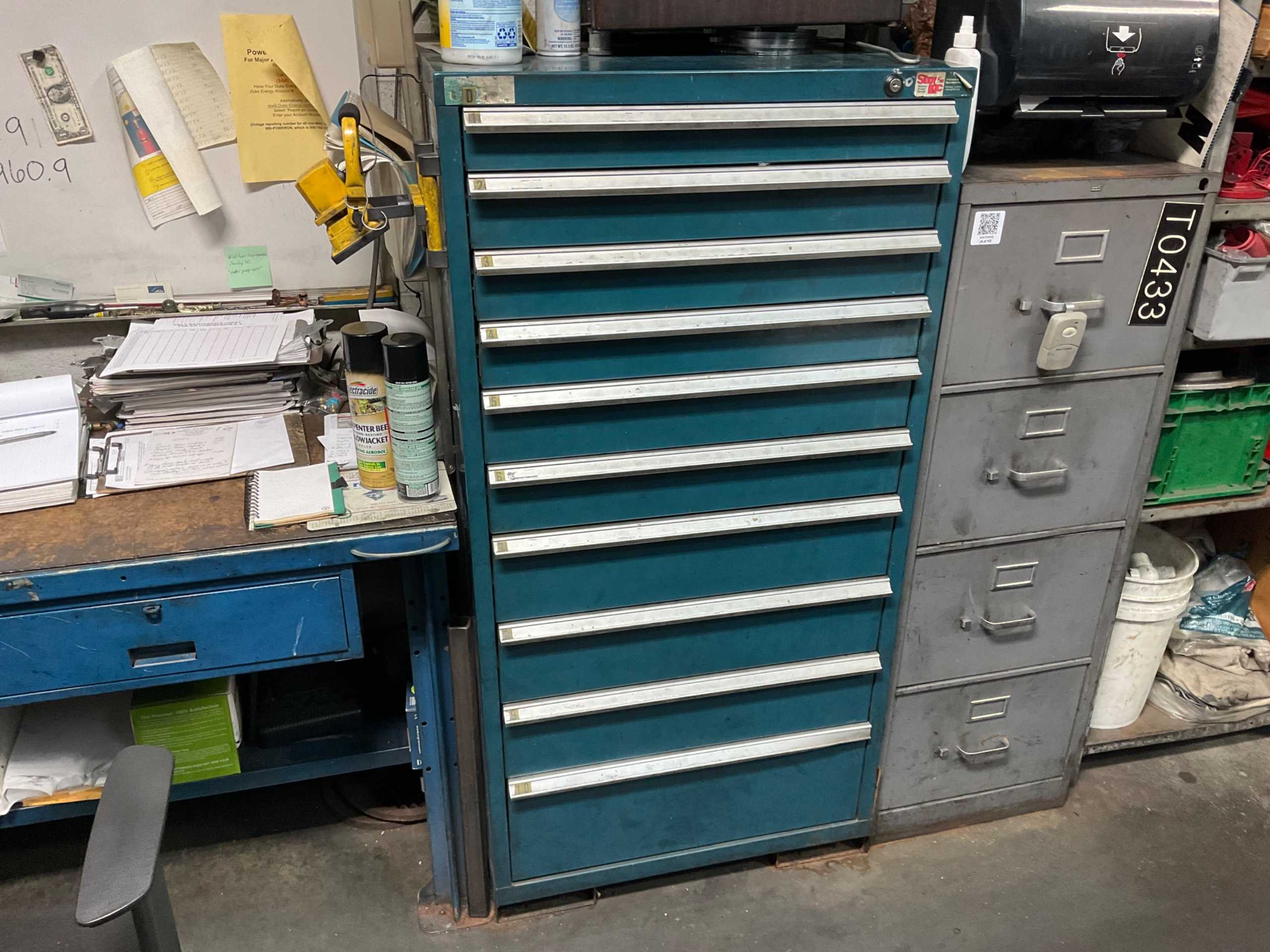 DAWER CABINET WITH CONTENTS - DRAWER CABINET