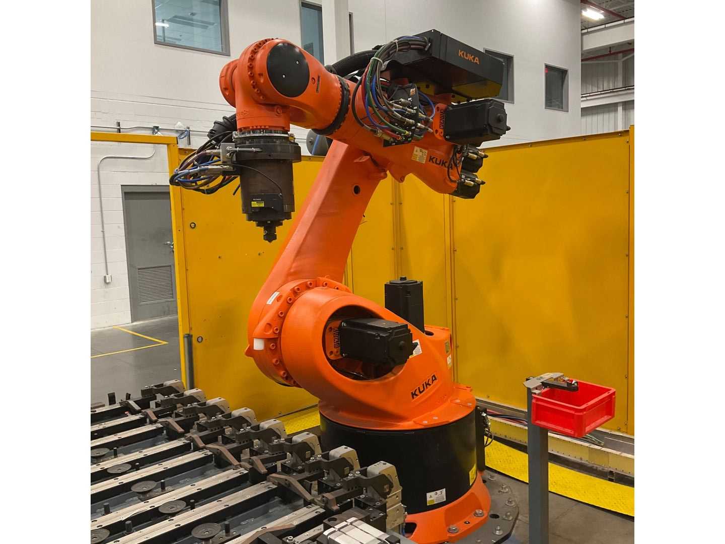 2021 KUKA KR 500 R2830 ROBOT & CONTROLLER ASSEMBLY - ARTICULATED ROBOTS