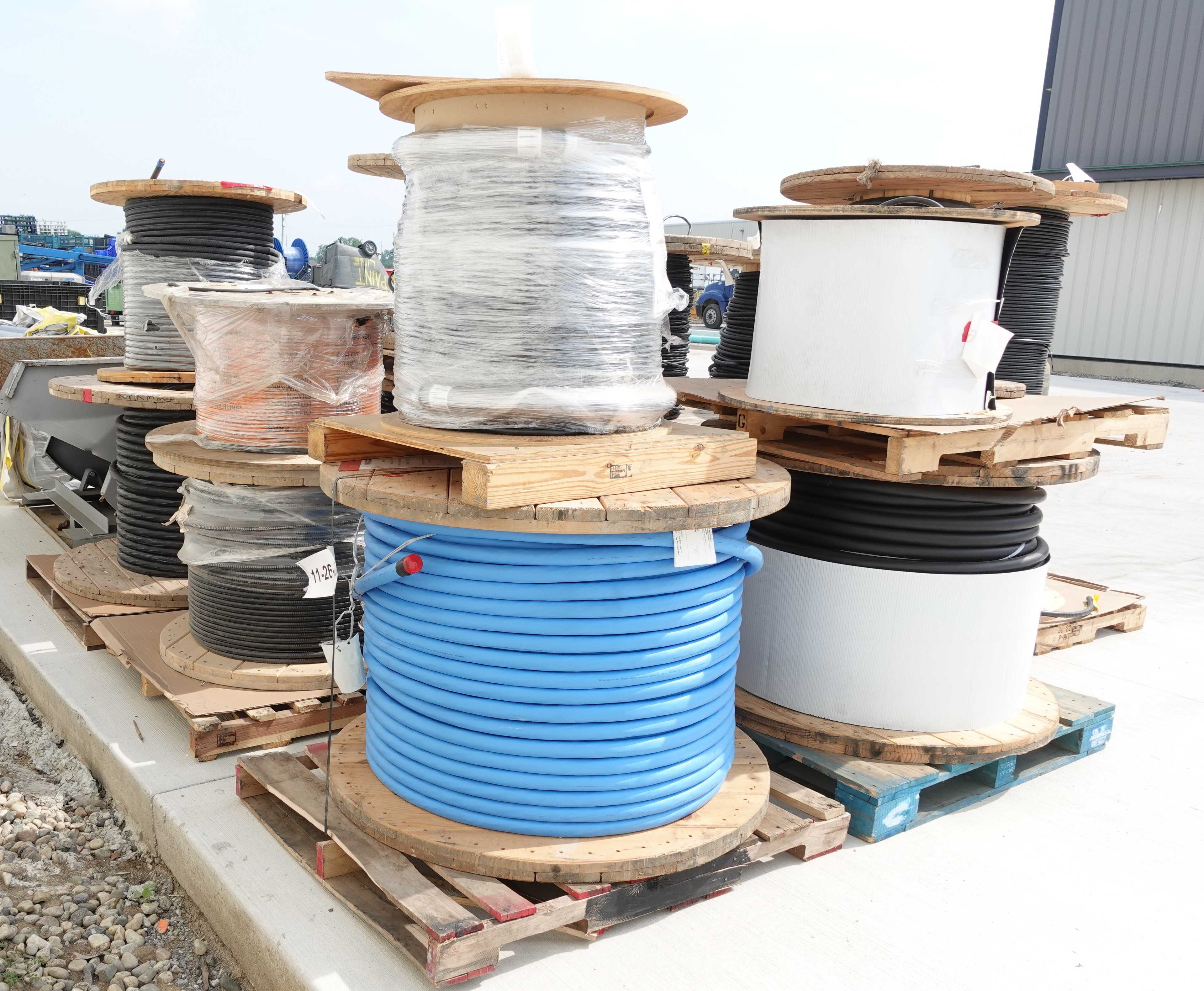 SKU 1079594 - BULK QTY OF ASSORTED INSULATED WIRE - ELECTRICAL WIRE