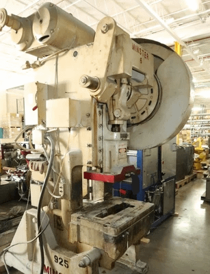 60 TON MINSTER O.B.I. PRESS, 4" STROKE, 13" SHUT HEIGHT, 90-180 SPM, 7.5 HP MOTOR - MECHANICAL PRESSES