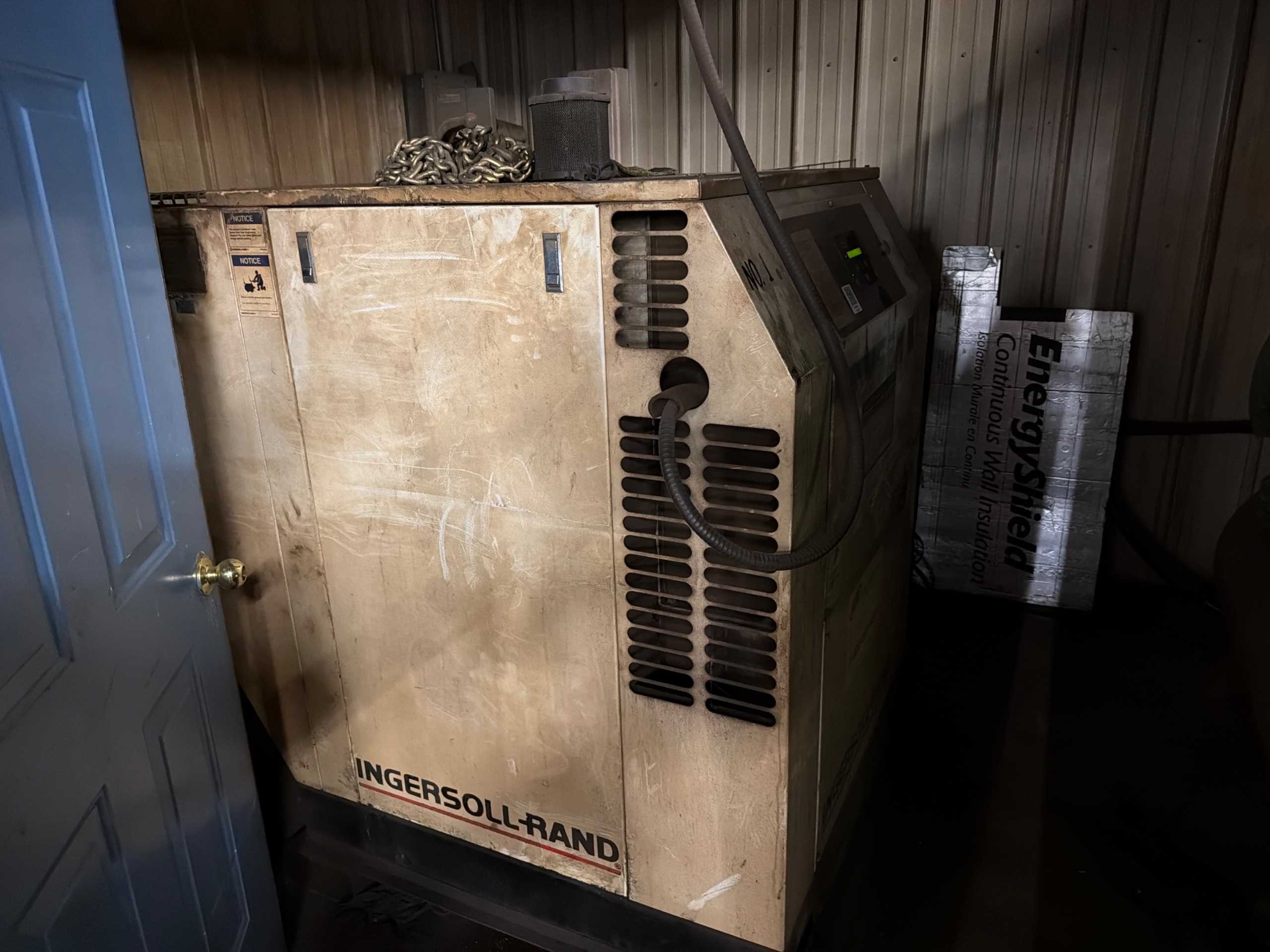 INGERSOLL RAND SSR-EP30SE ROTARY SCREW AIR COMPRESSOR, 30 HP, 127 CFM, 125 PSIG, 575V - AIR COMPRESSORS