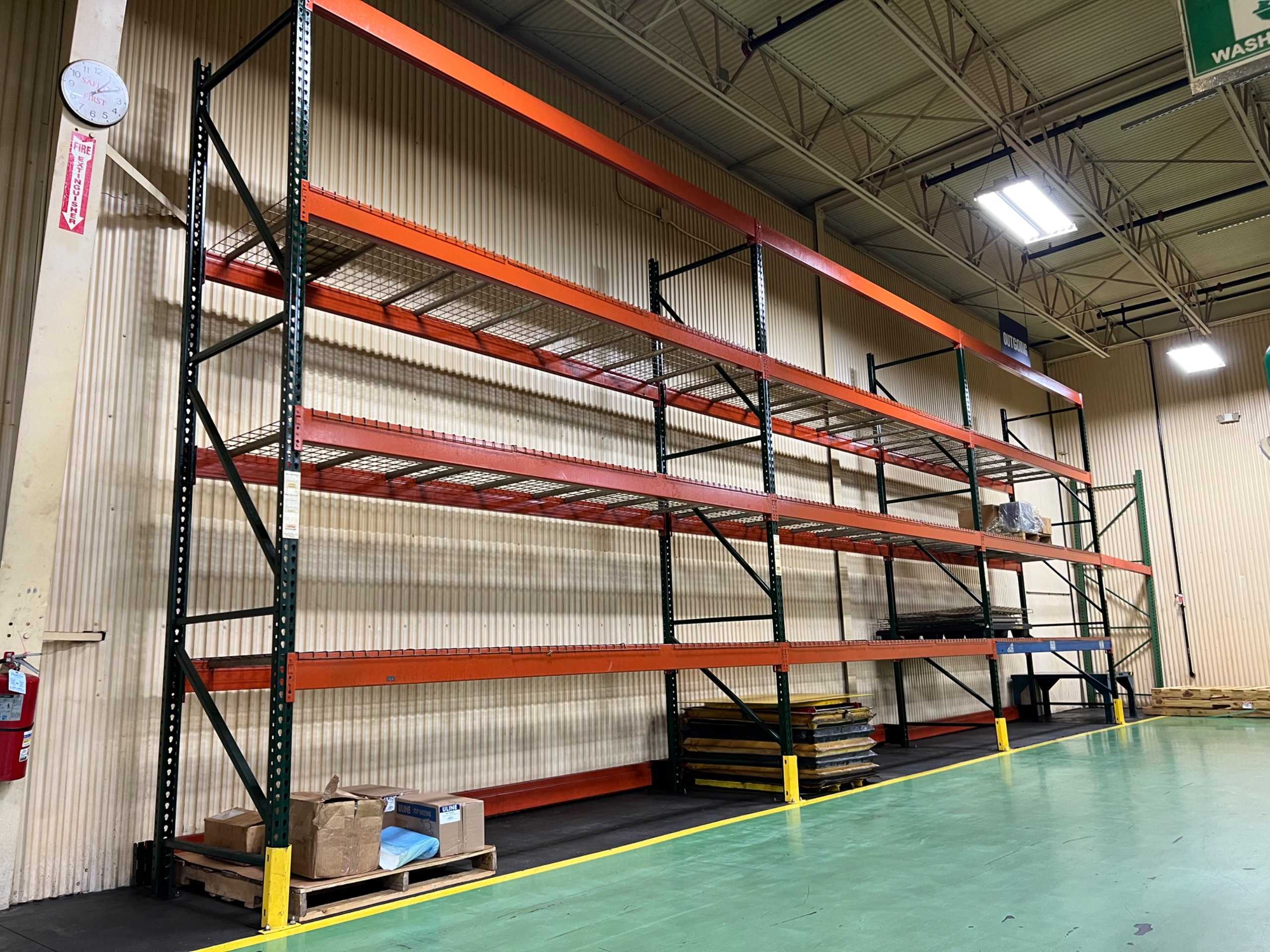 BULK QTY OF PALLET RACKING - PALLET RACKING