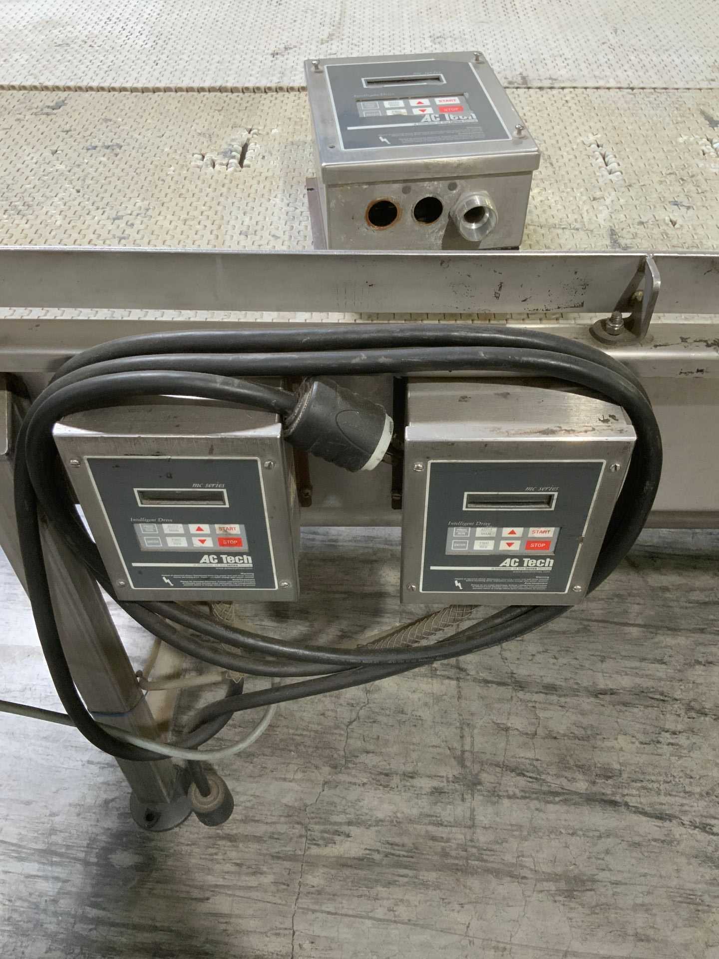 STAINLESS POWERED BELT CONVEYOR SYSTEM - BELT CONVEYOR