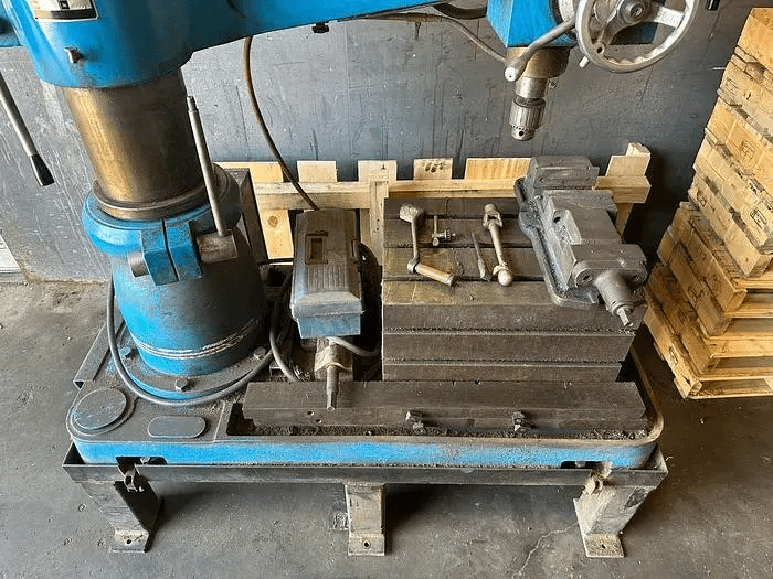 2004 DARBERT TF-900S RD-900 RADIAL DRILL, 5.3HP, 600V, 38MM CAPACITY, MT4 TAPER - RADIAL ARM DRILLING MACHINES