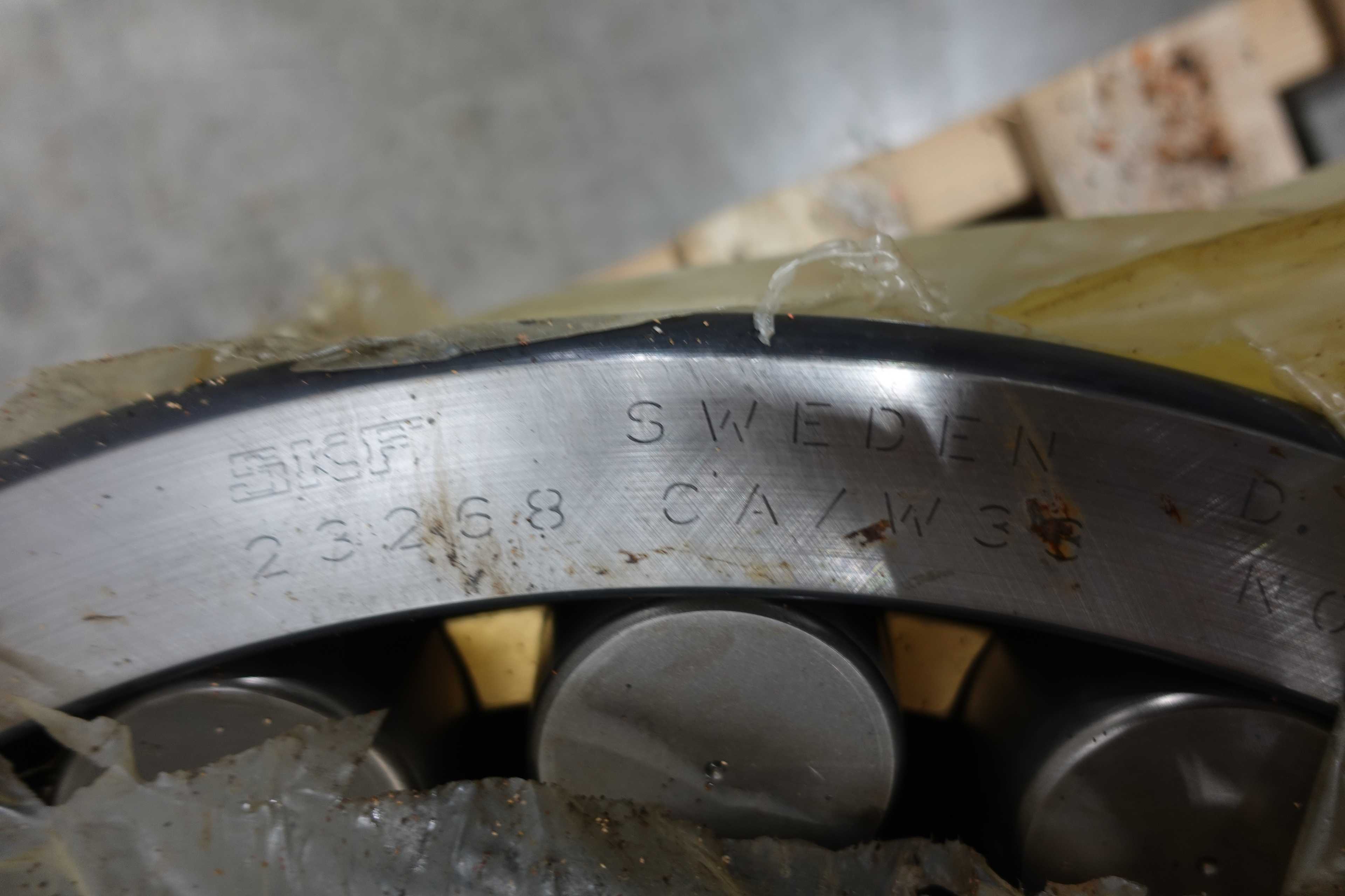 LOT OF 2 SKF 23268 CA/W33 ROLLER BEARINGS - ROLLER BEARING