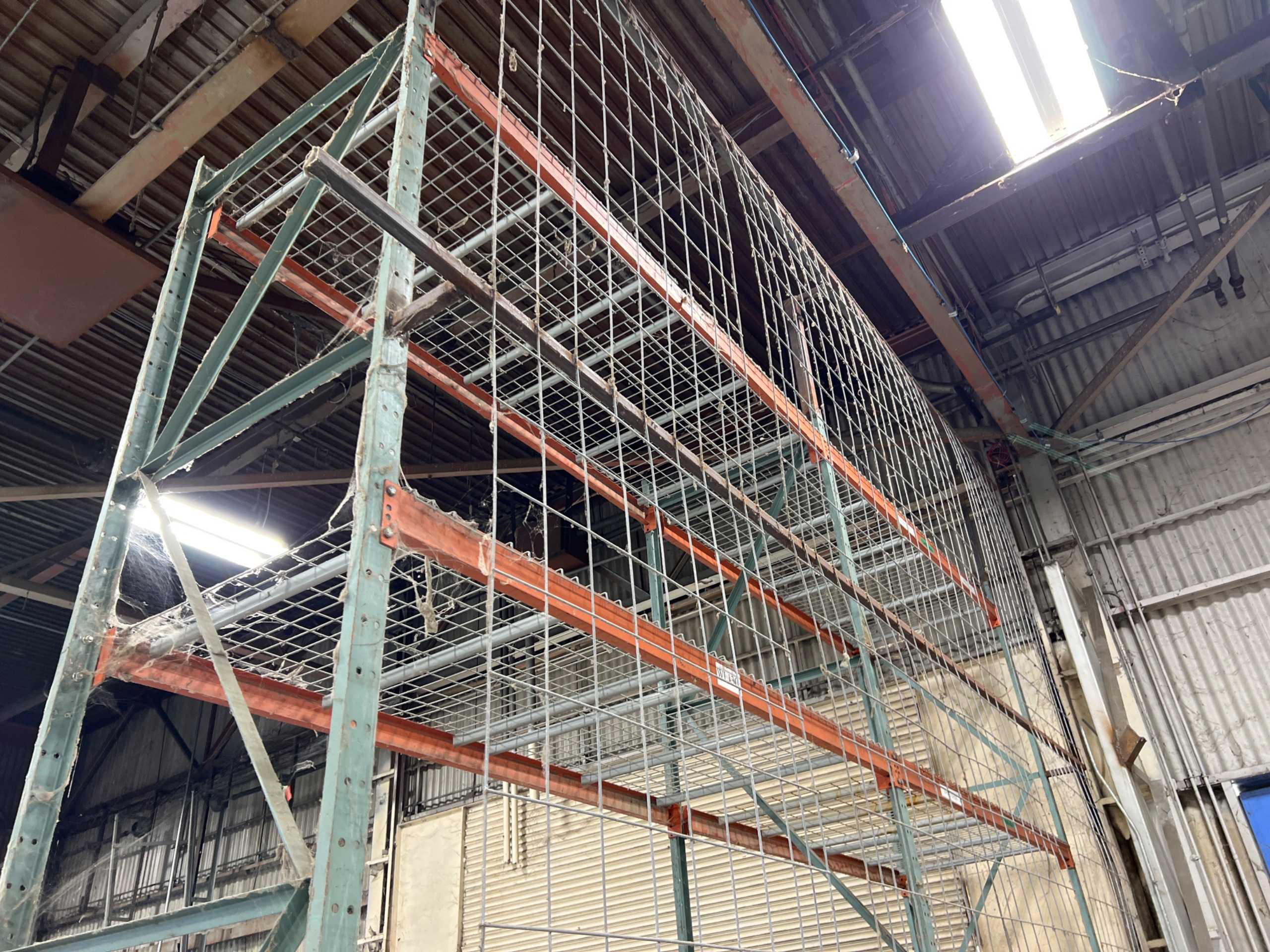 BULK QTY OF PALLET RACKING - PALLET RACKING