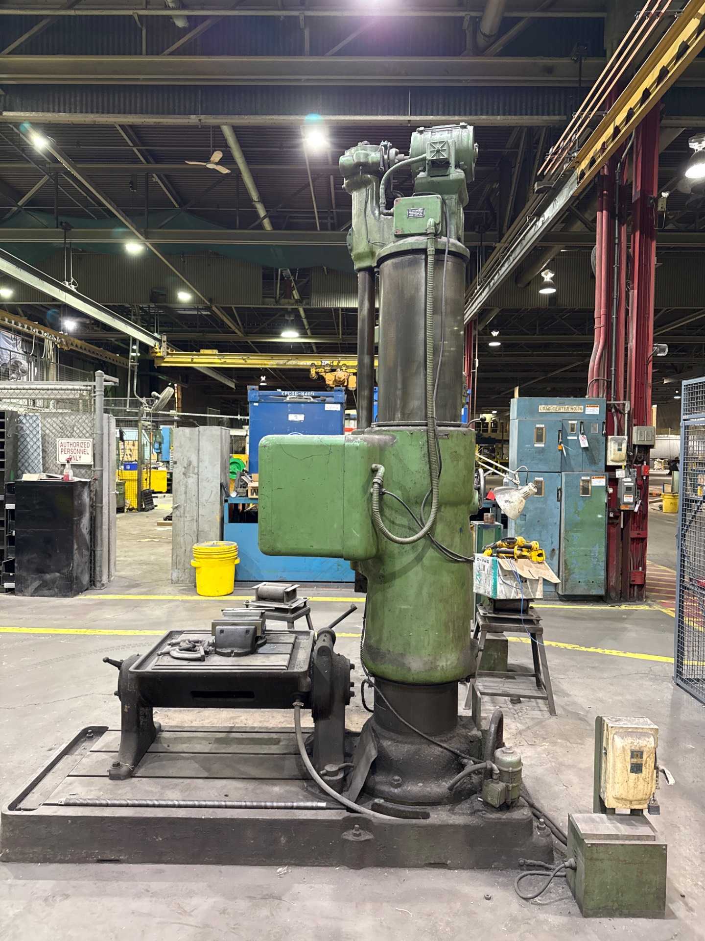 JAMES ARCHDALE & CO. RADIAL ARM DRILLING MACHINE, 5.2 HP, 550V, 5 SPINDLE SPEEDS, 4 FEED RATES - RADIAL ARM DRILLING MACHINES