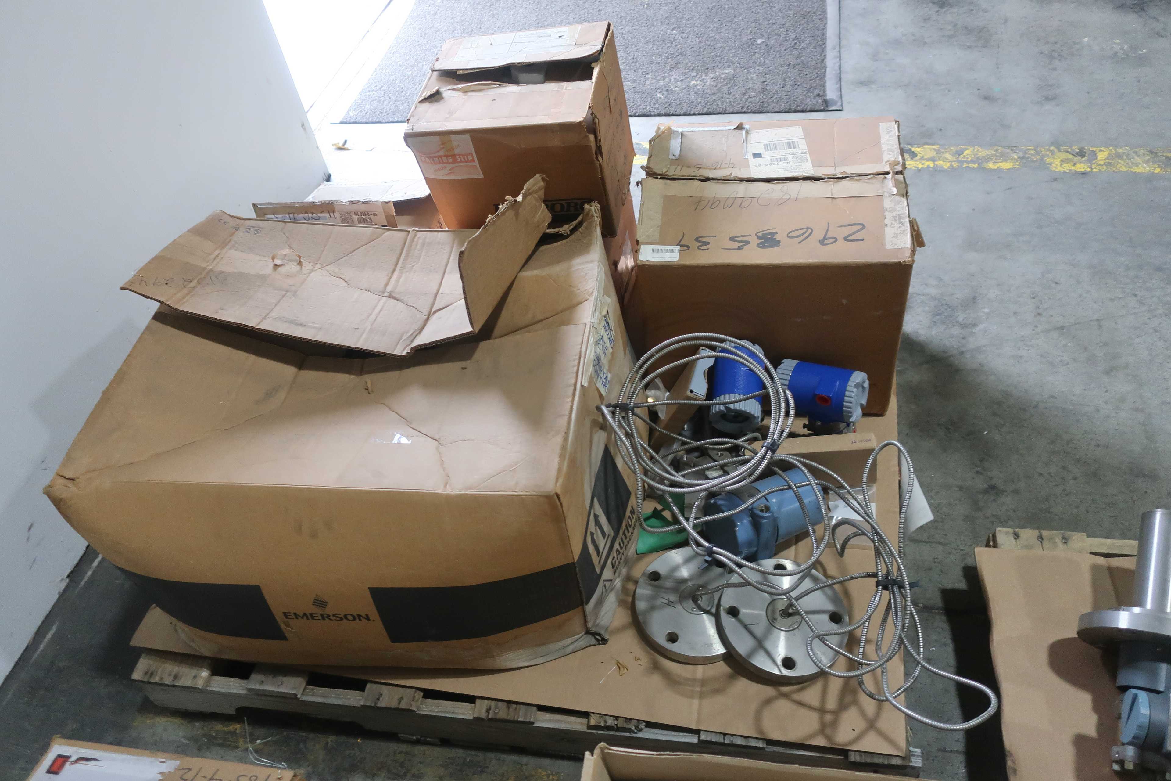 SKU 1760472 - 3 PALLETS OF ASSORTED TRANSMITTERS - PRESSURE TRANSMITTER