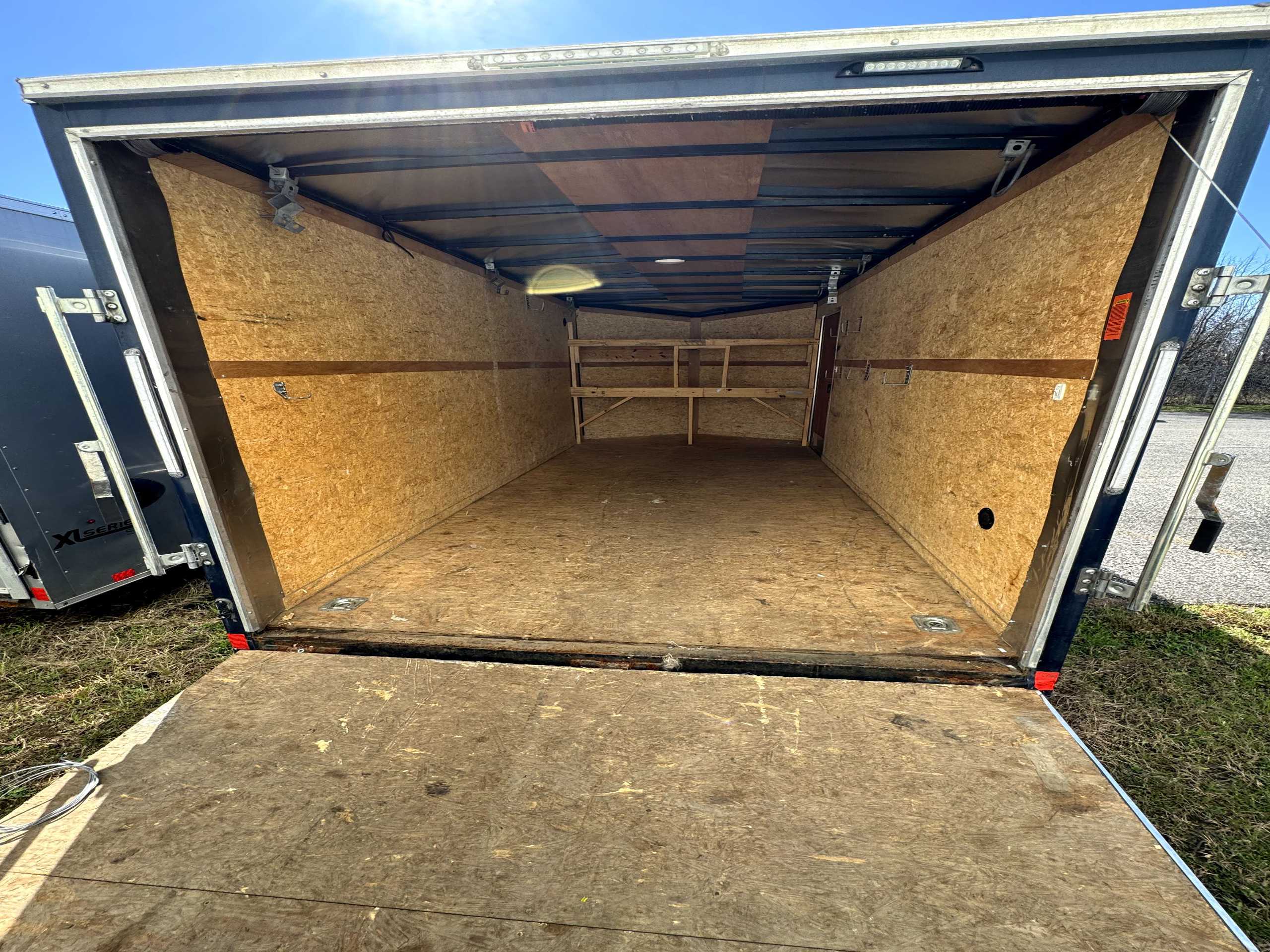 2023 Detro Trailers LLC Xl Se Enclosed Ramp Door Trailer - TRAILERS
