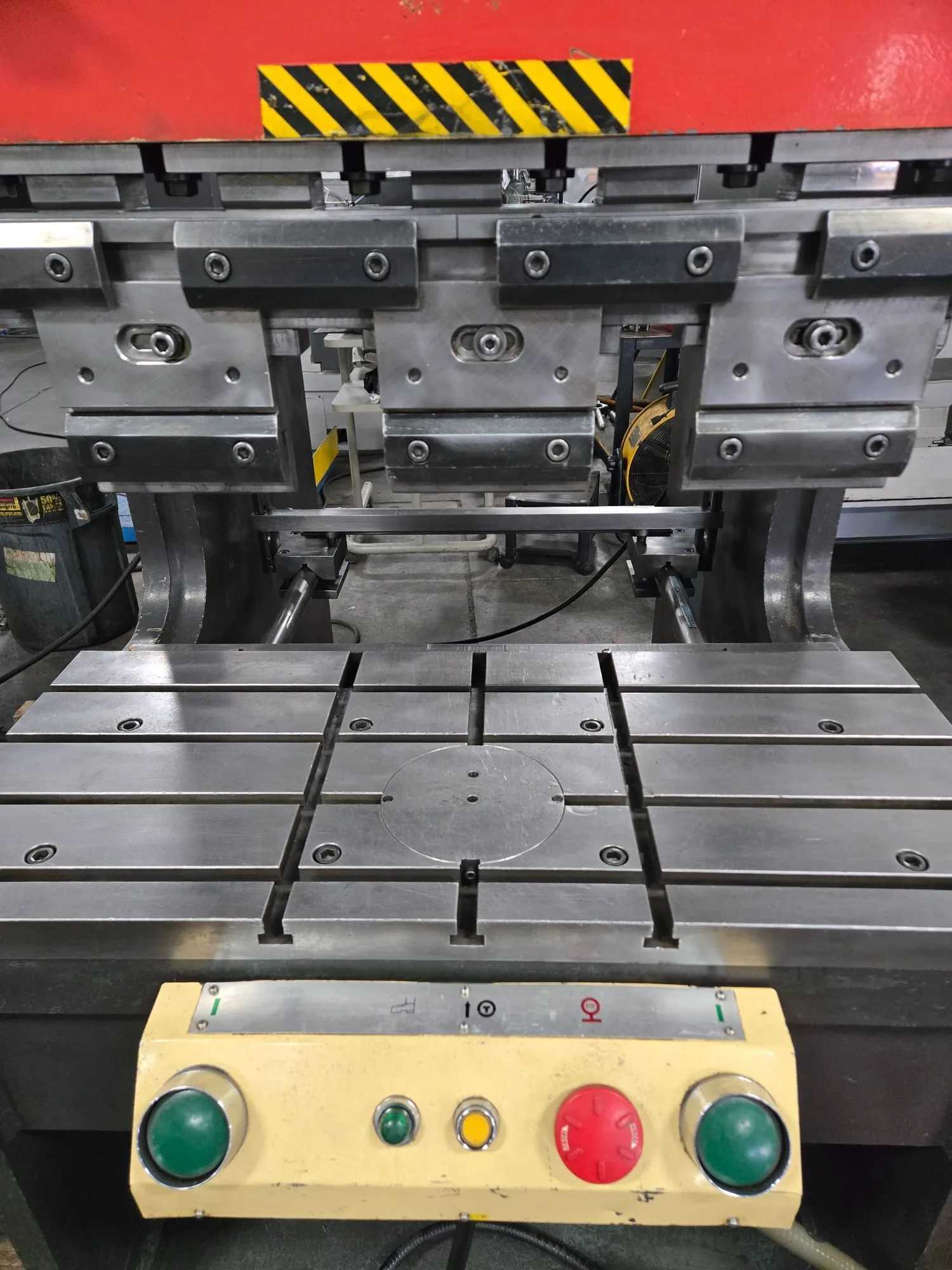 1986 AMADA SPH-60 HYDRAULIC PRESS BRAKE 66T, BEAM 32.875IN, STROKE 5.9IN, HT 22.5IN - PRESS BRAKES