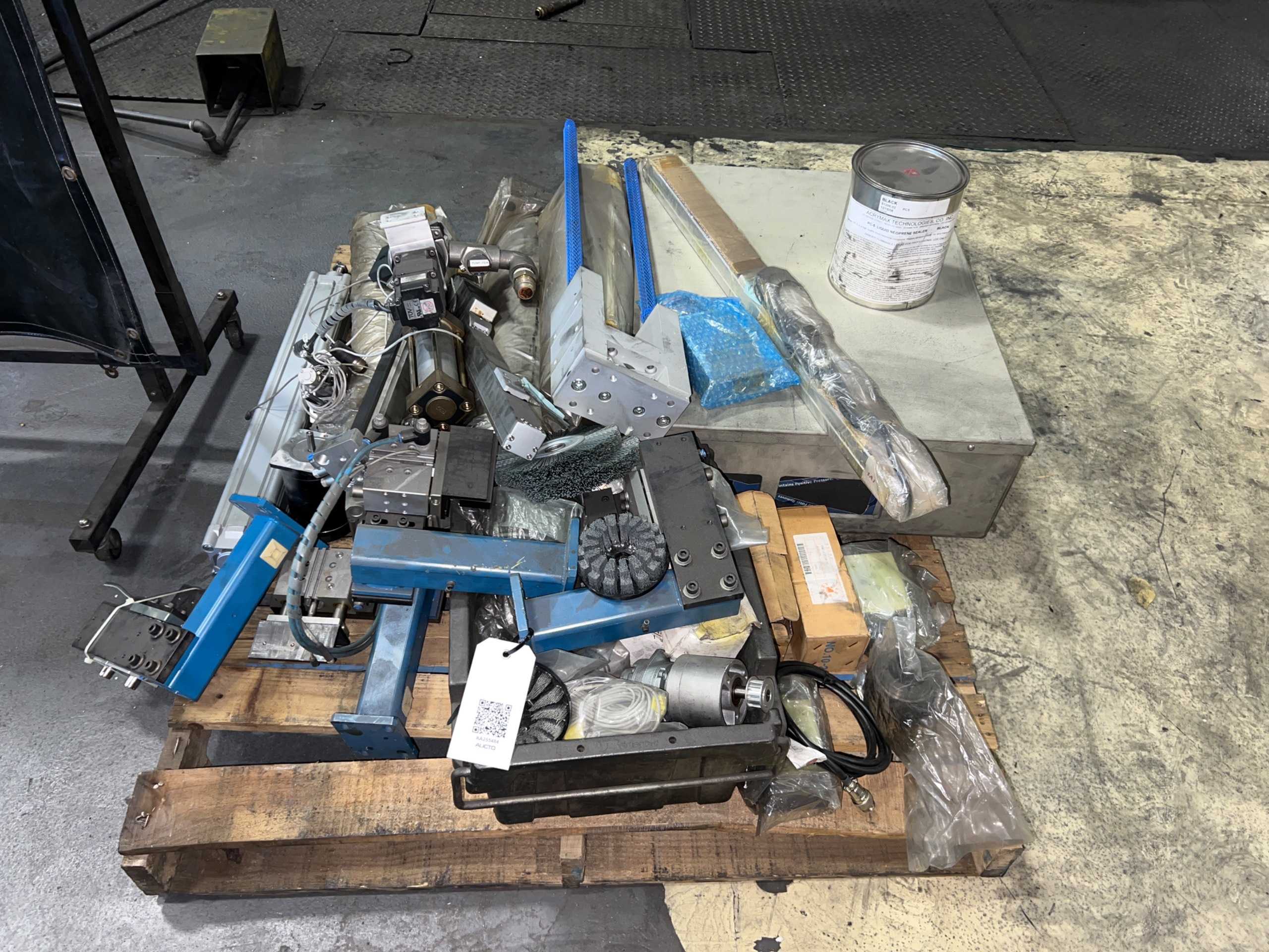 BULK QTY OF INDUSTRIAL PARTS
