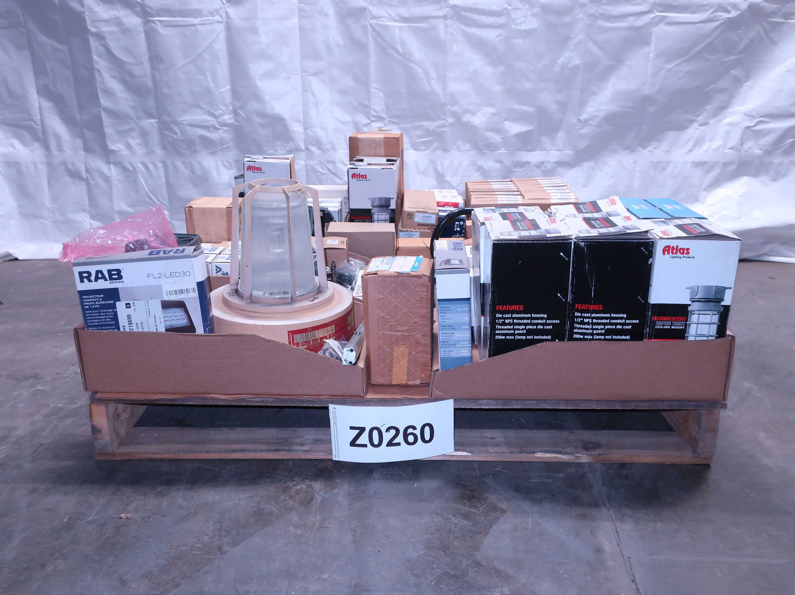 PALLET OF ASSORTED LIGHTING
