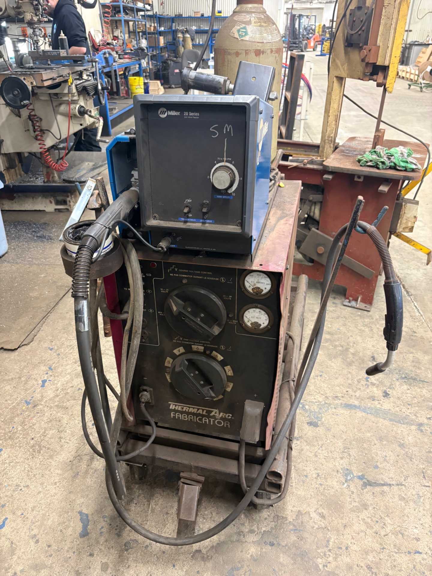 2004 THERMAL ARC ARCMASTER 400 MST WELDER 400A OUTPUT, 208-460V - WELDING EQUIPMENT