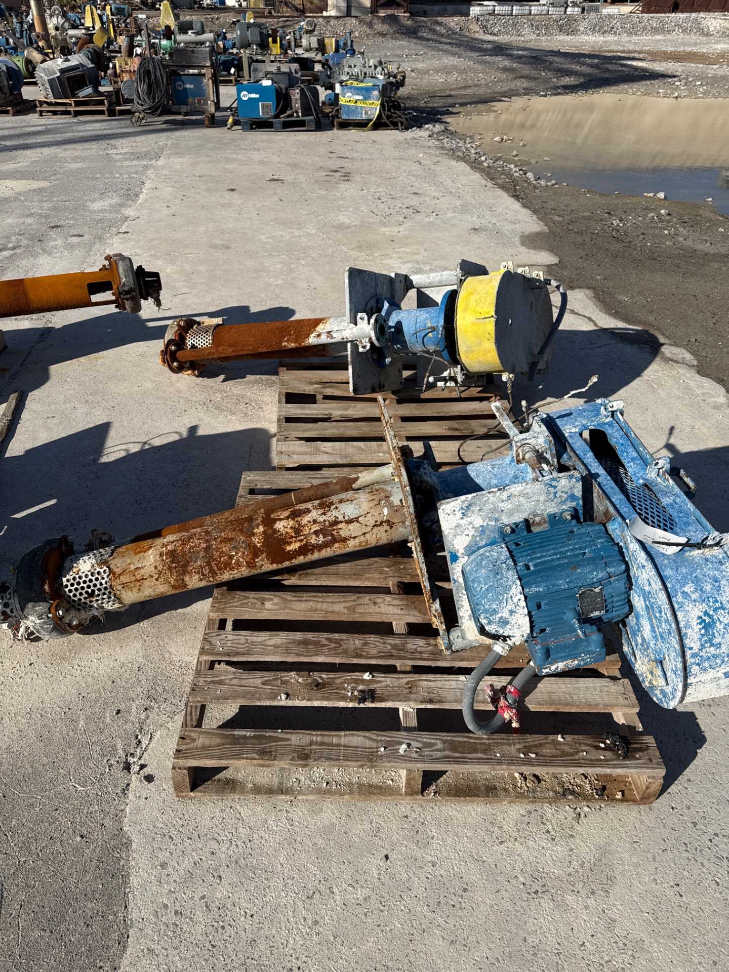 BULK QTY OF SUMP PUMPS AND MOTOR ASSEMBLIES - SUBMERSIBLE PUMP