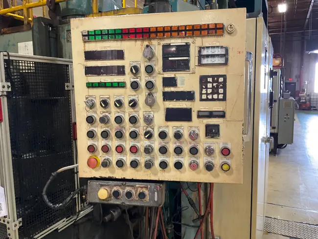NISSEI V-5P M-901 GRINDING MACHINE - undefined