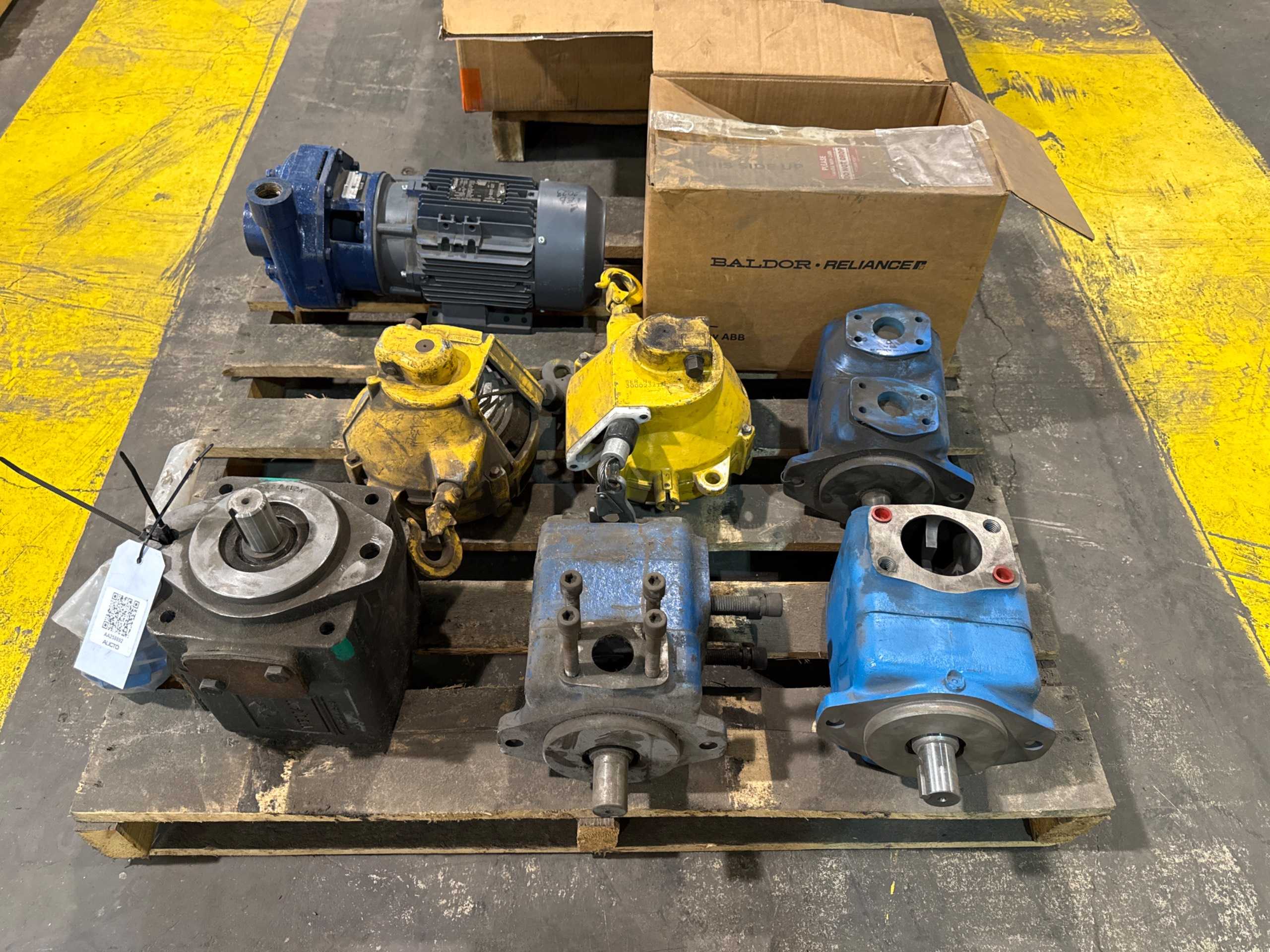 BULK QTY OF PUMPS & MOTORS - INDUSTRIAL PARTS