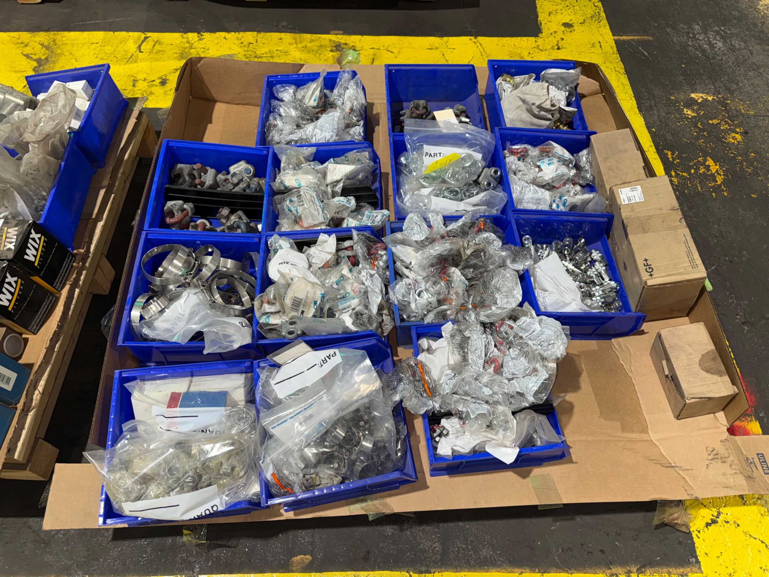 Bulk QTY of Pipe Fittings & Clamps - PIPE & TUBE FITTINGS