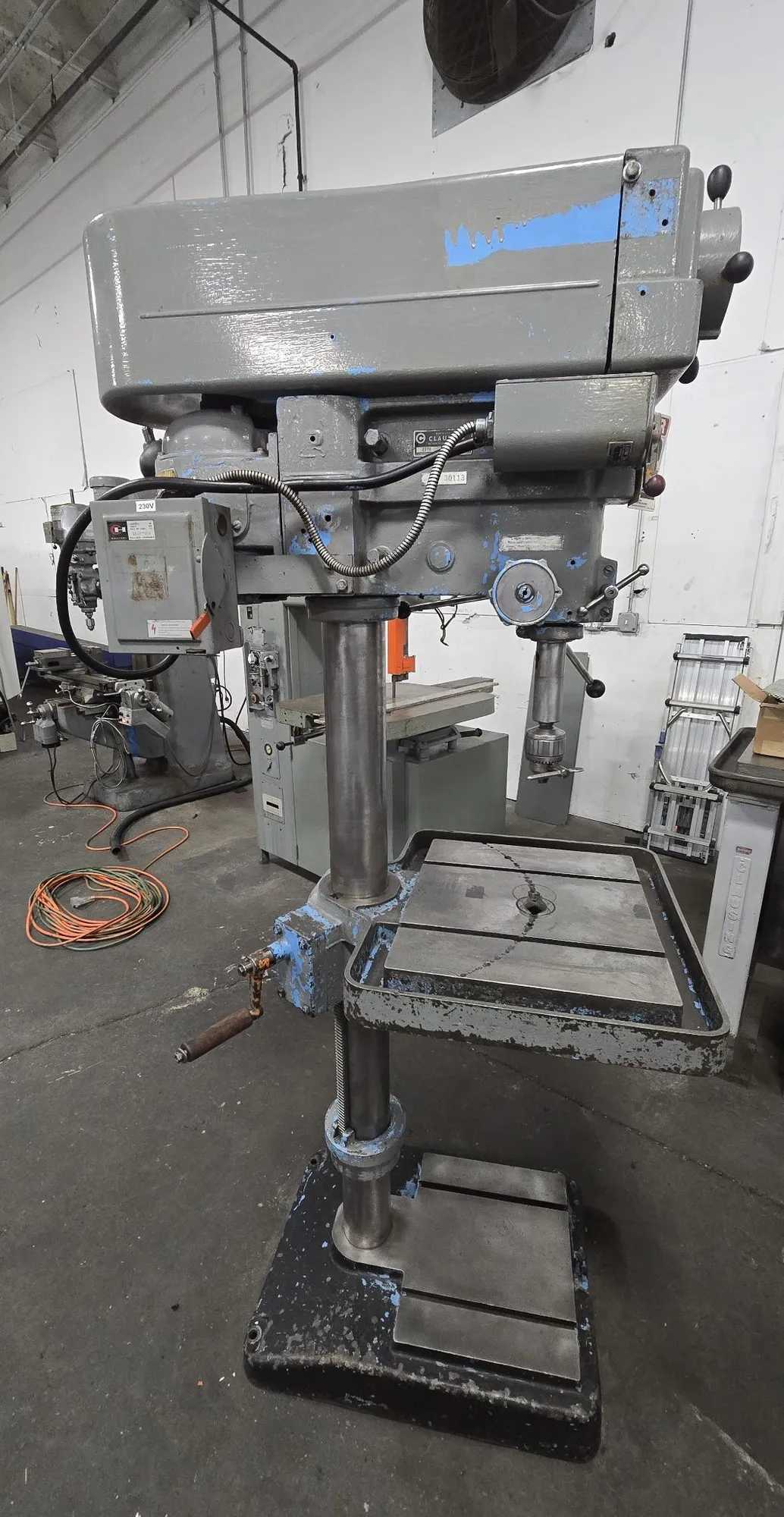 CLAUSING 2276 20" FLOOR DRILL PRESS, 1-1/4" CAPACITY, VARIABLE SPEED 150-2,000 RPM - UPRIGHT DRILL PRESSES