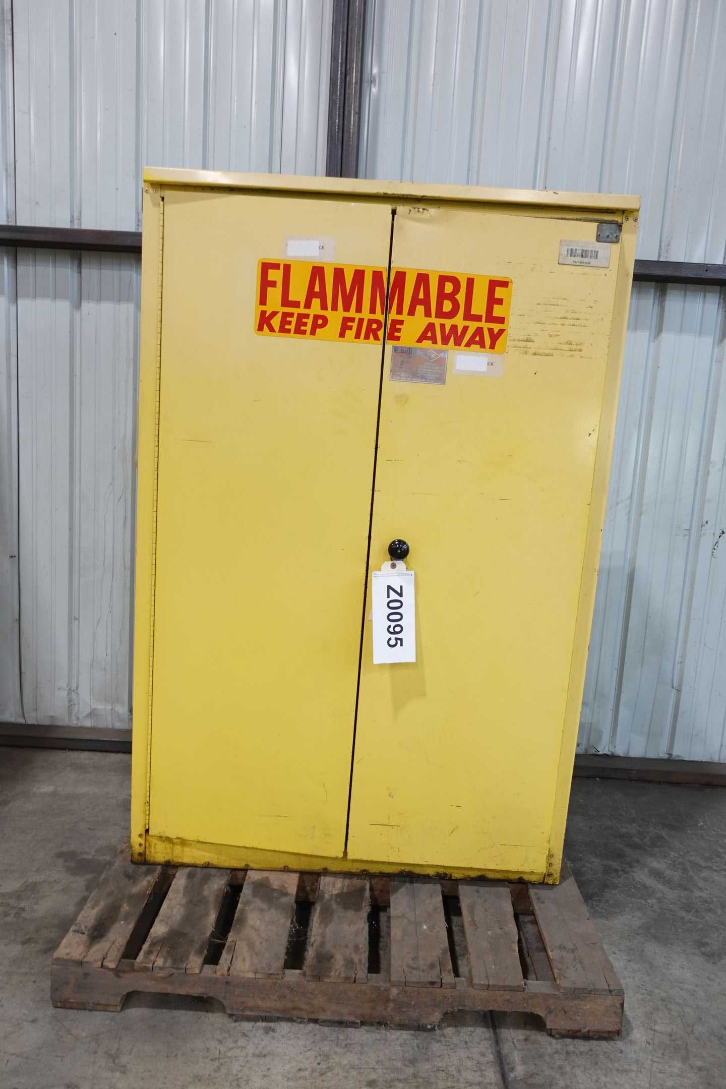 EAGLE MODEL-1945 SAFETY STORAGE CABINET - SAFETY EQUIPMENT