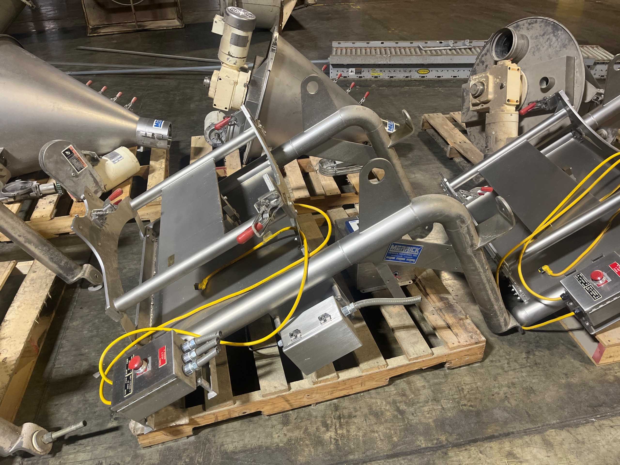 MERRICK 570 LOSS-IN-WEIGHT FEEDER - FEEDERS
