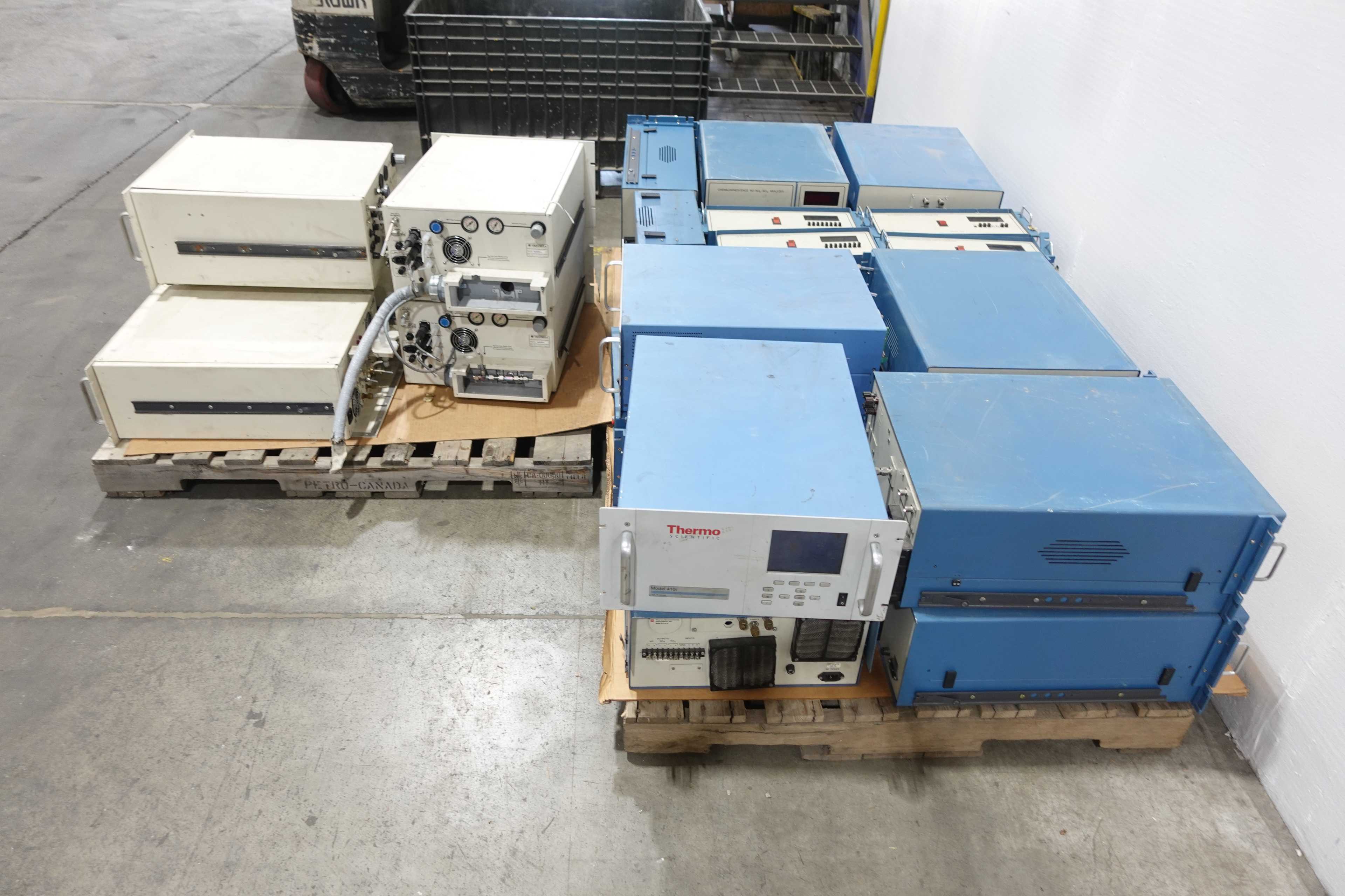 3 PALLETS OF ASSORTED ANALYZERS - GAS ANALYZER