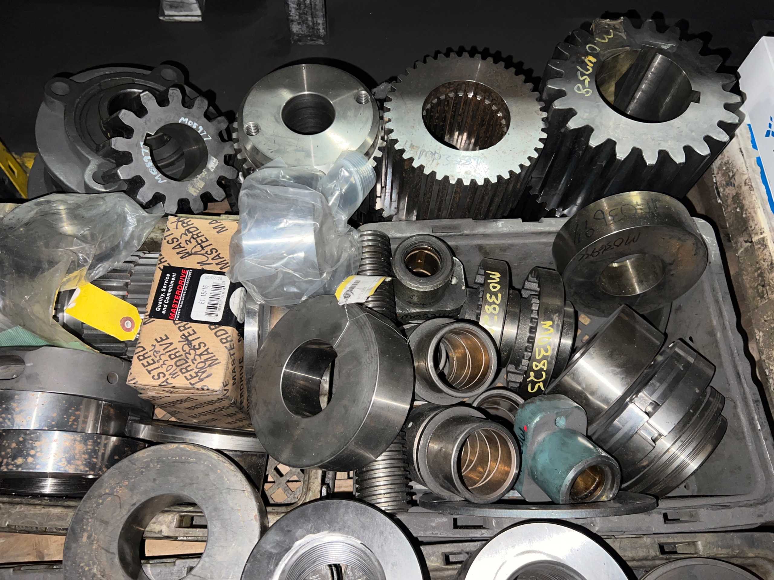 BULK QTY OF MECHANICAL PARTS - MECHANICAL PARTS