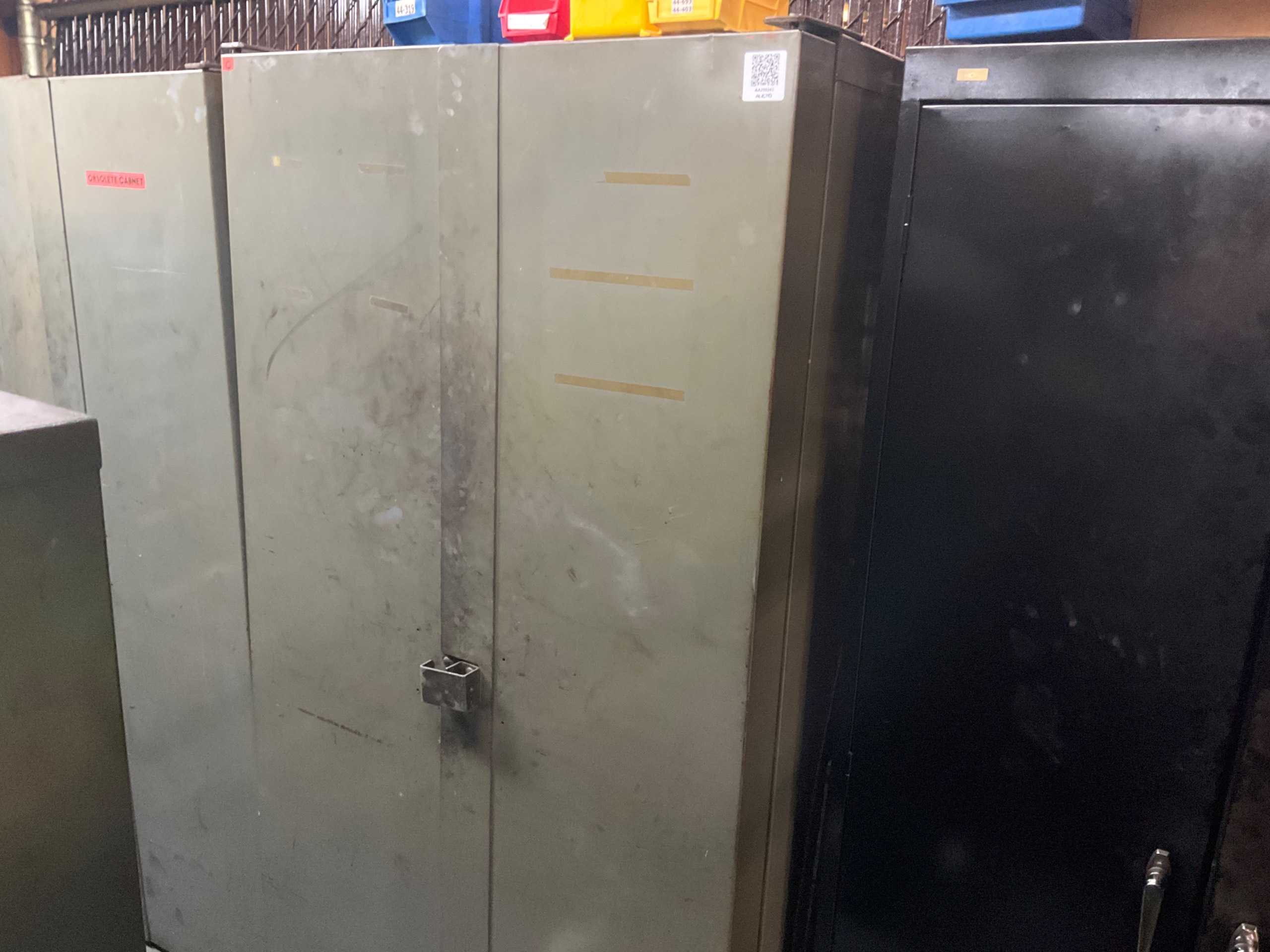 FREESTANDING STORAGE CABINET - FREE STANDING STORAGE CABINET