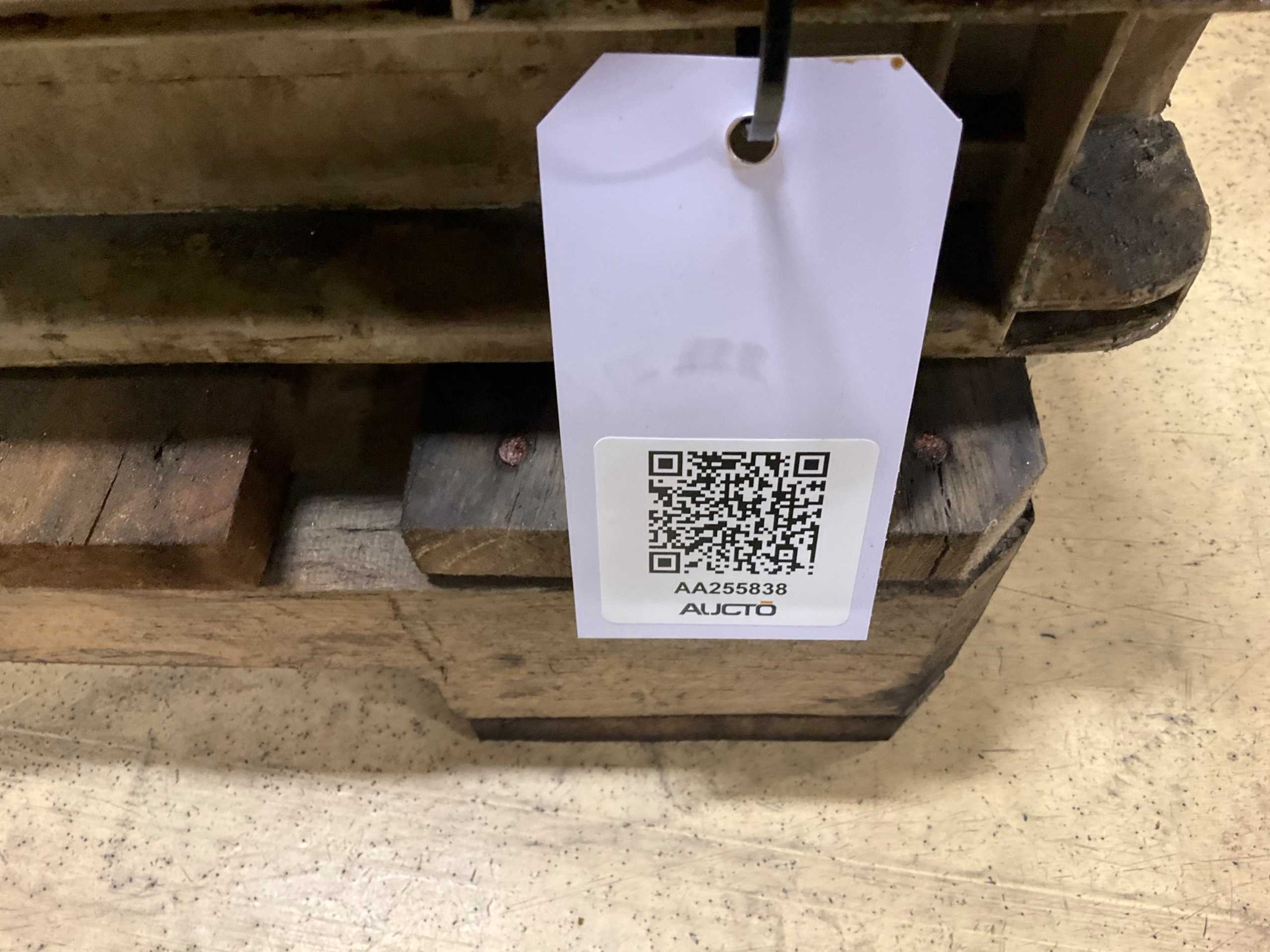 BULK QTY OF INDUSTRIAL PARTS - INDUSTRIAL PARTS