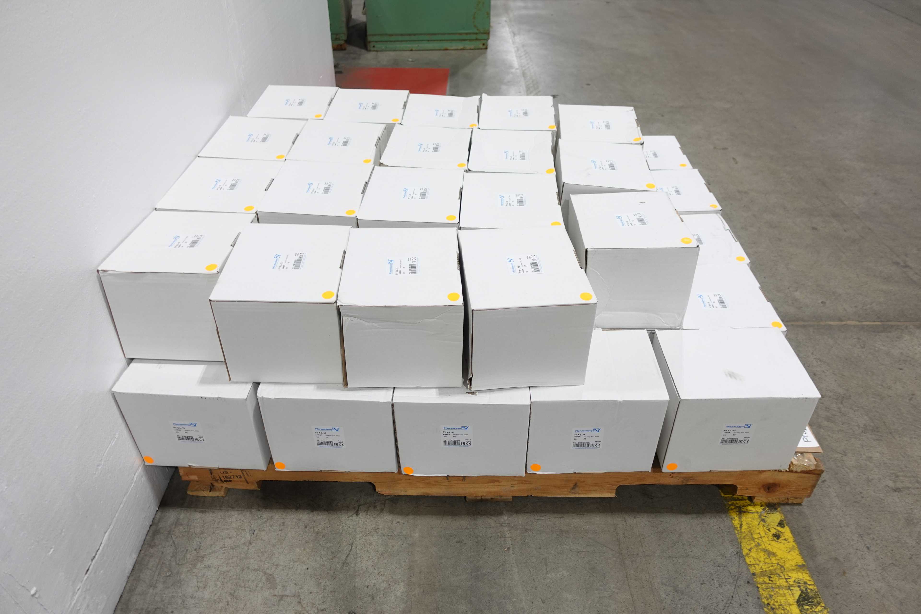 SKU 1716885 - PALLET OF PFANNENBERG PY X-L-15 SAFETY BEACONS, AMBER, 24 VDC - SAFETY EQUIPMENT