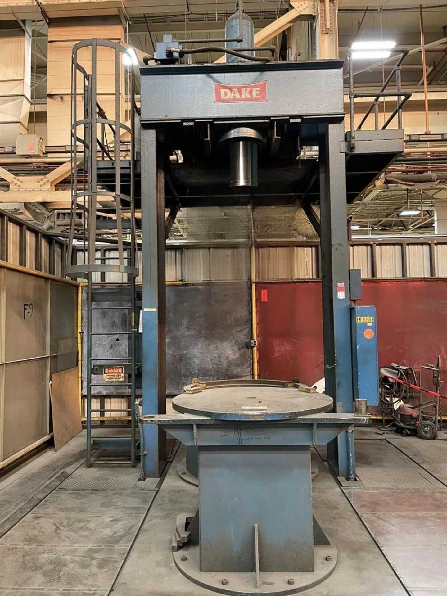 DAKE 200 TON H-FRAME TRAVELING-HEAD HYDRAULIC STRAIGHTENING PRESS, 40" STROKE - HYDRAULIC PRESSES