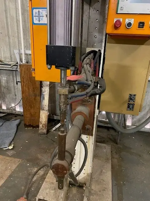 TJ SNOW SERVO DRIVE SPOT WELDER - undefined