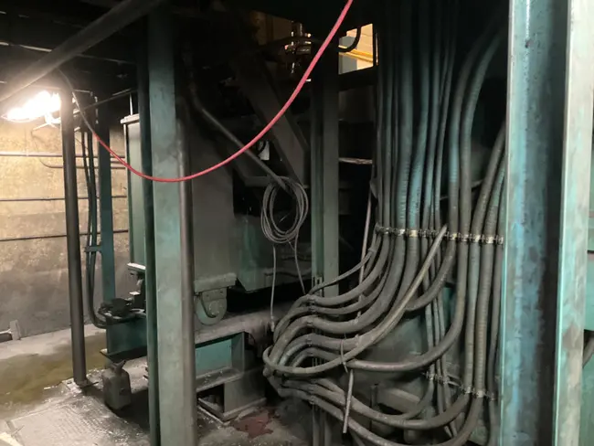 KOHTAKI 800 TON COMPACTING PRESS - undefined