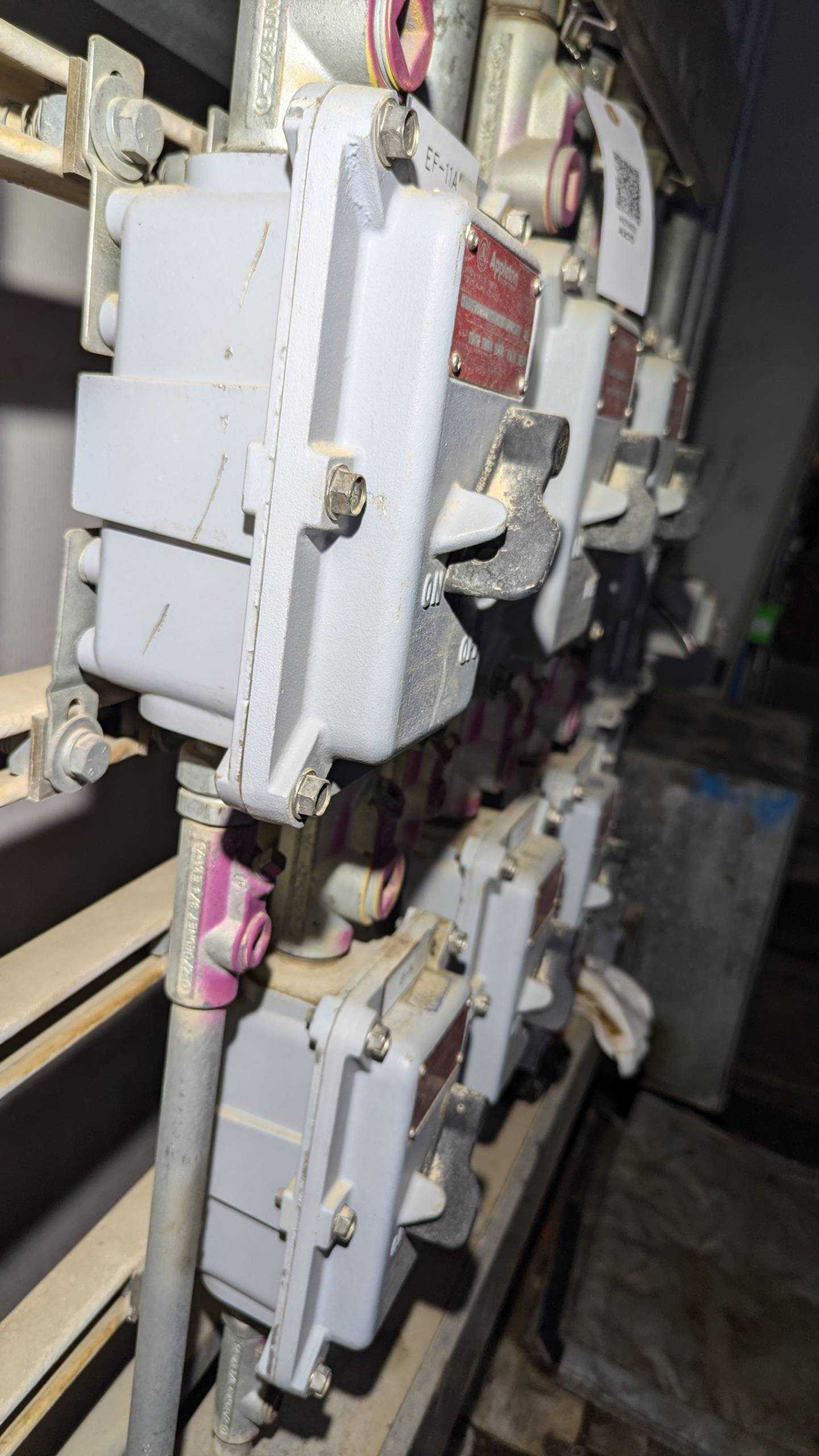 QTY 6: APPLETON MANUAL STARTERS - MOTOR STARTERS