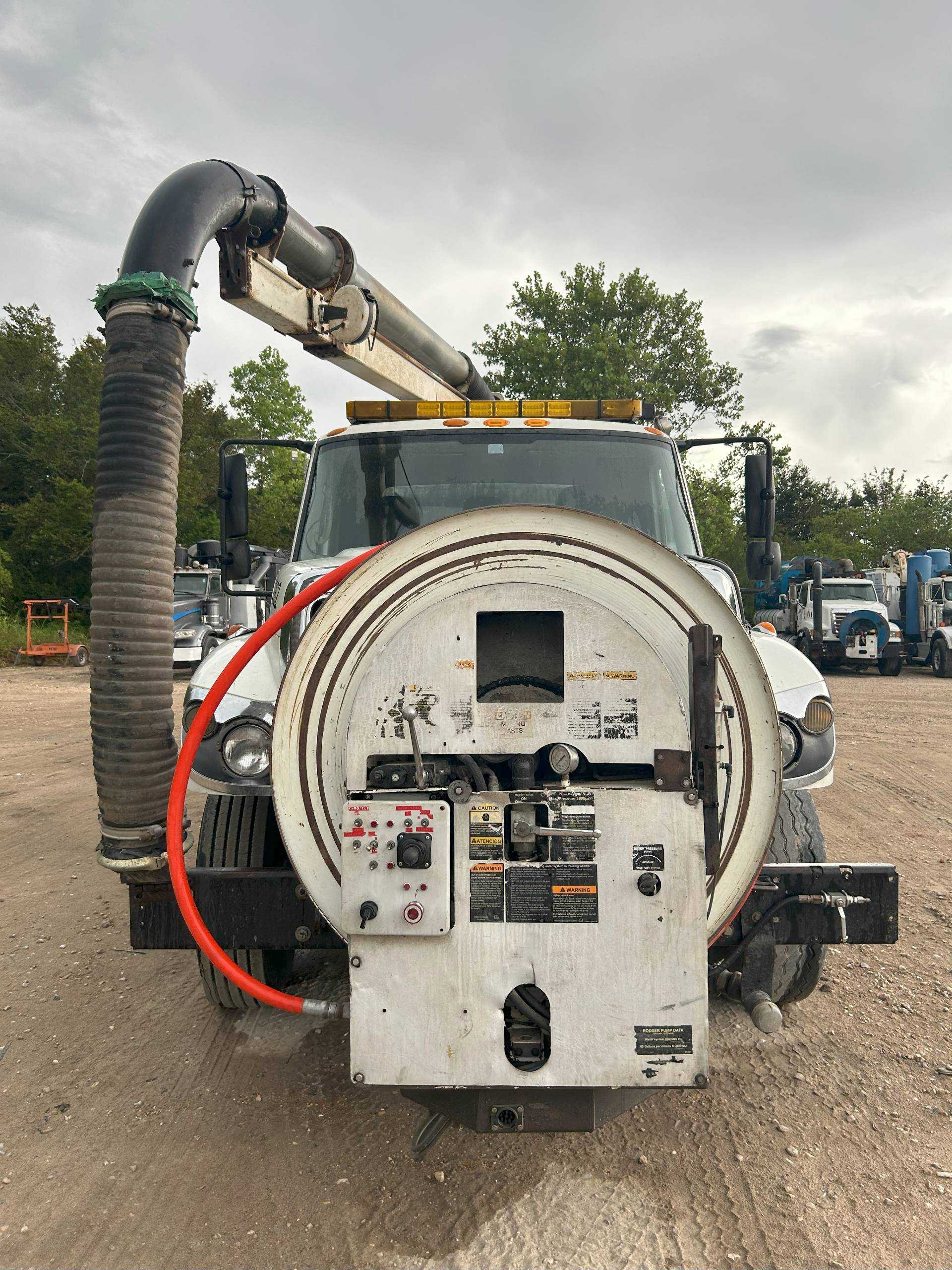 2008 INTERNATIONAL SF625 WORKSTAR 7400 VACUUM TRUCK - VACUUM TRUCKS